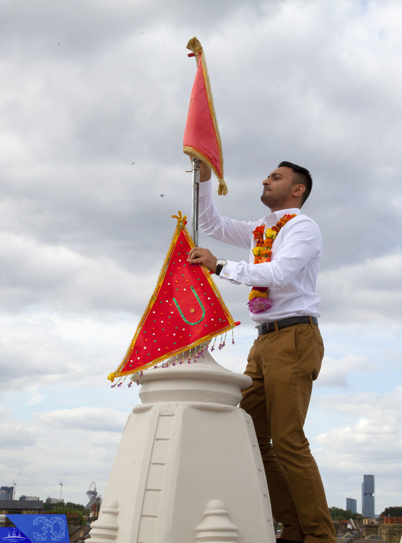 ©1987-2017 SKS Swaminarayan Temple East London