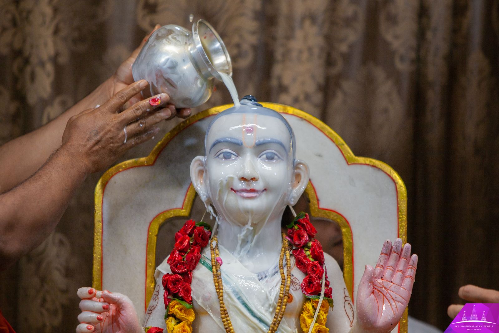 ©1987-2017 SKS Swaminarayan Temple East London
