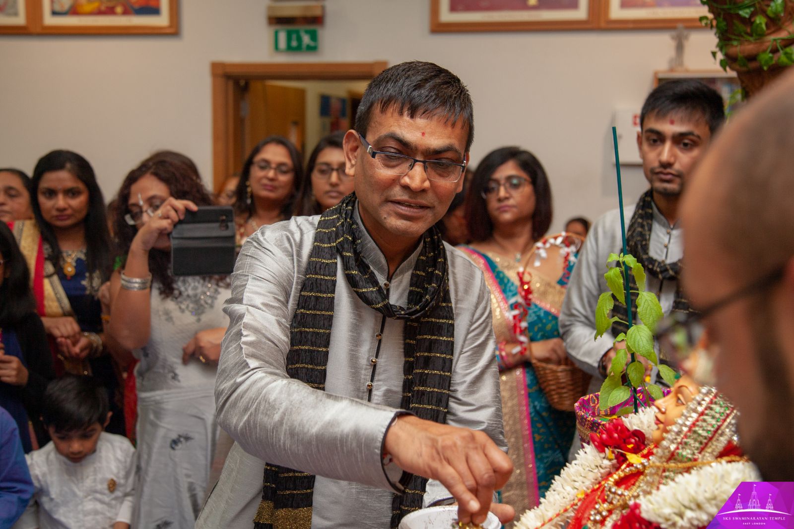 ©1987-2017 SKS Swaminarayan Temple East London