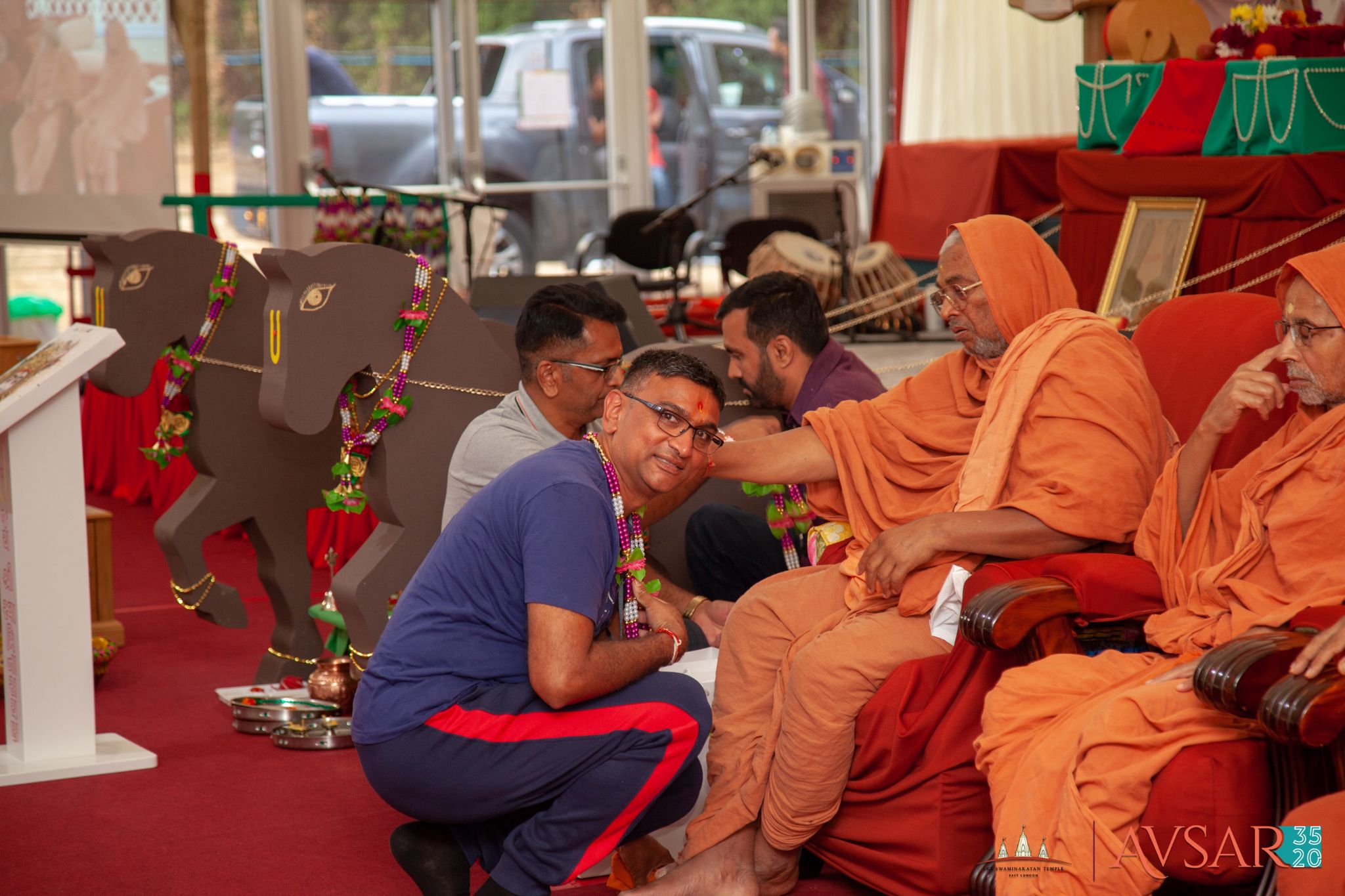 ©1987-2017 SKS Swaminarayan Temple East London