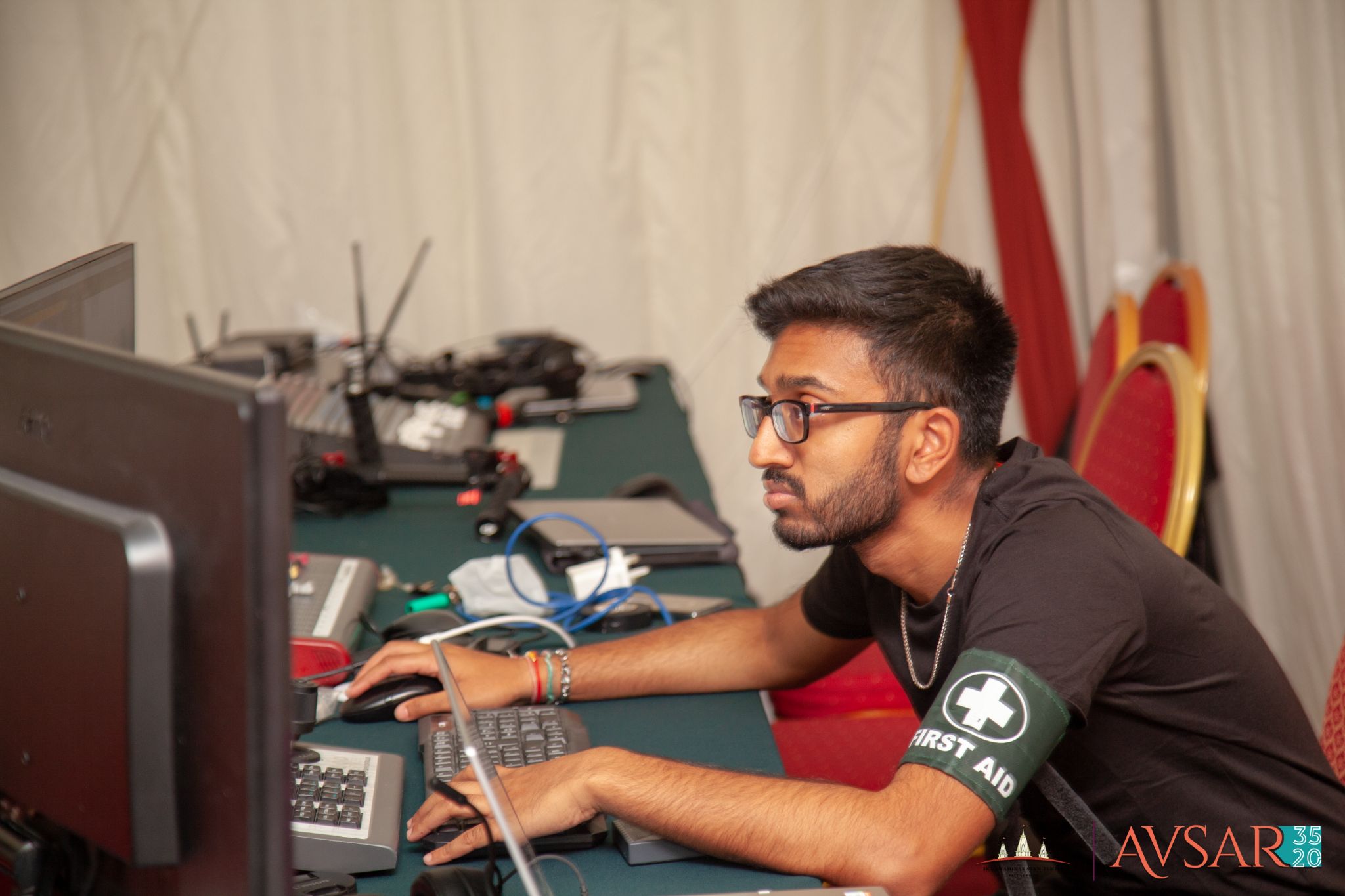 ©1987-2017 SKS Swaminarayan Temple East London