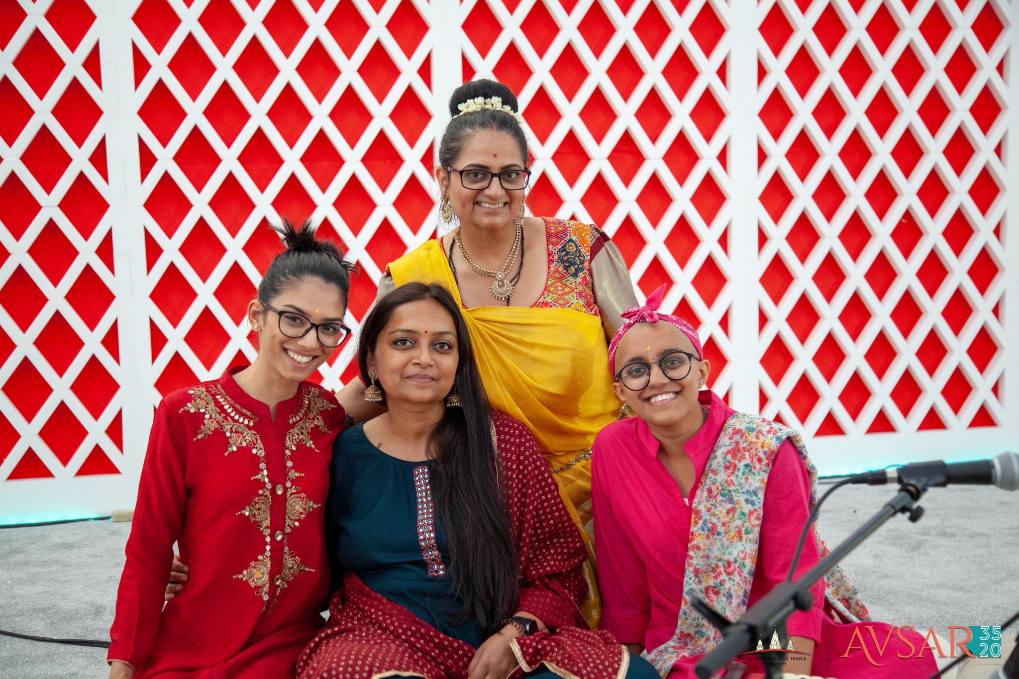 ©1987-2017 SKS Swaminarayan Temple East London