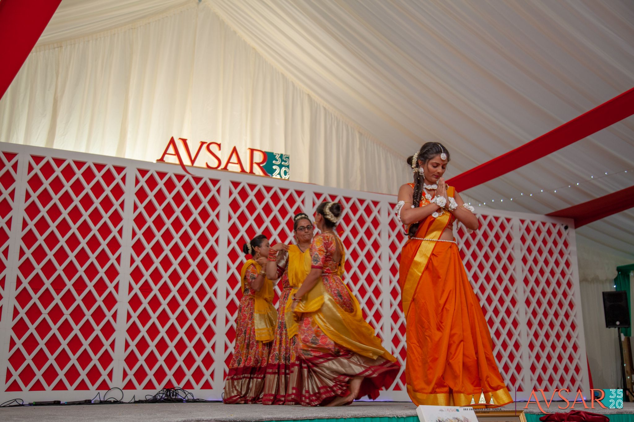 ©1987-2017 SKS Swaminarayan Temple East London