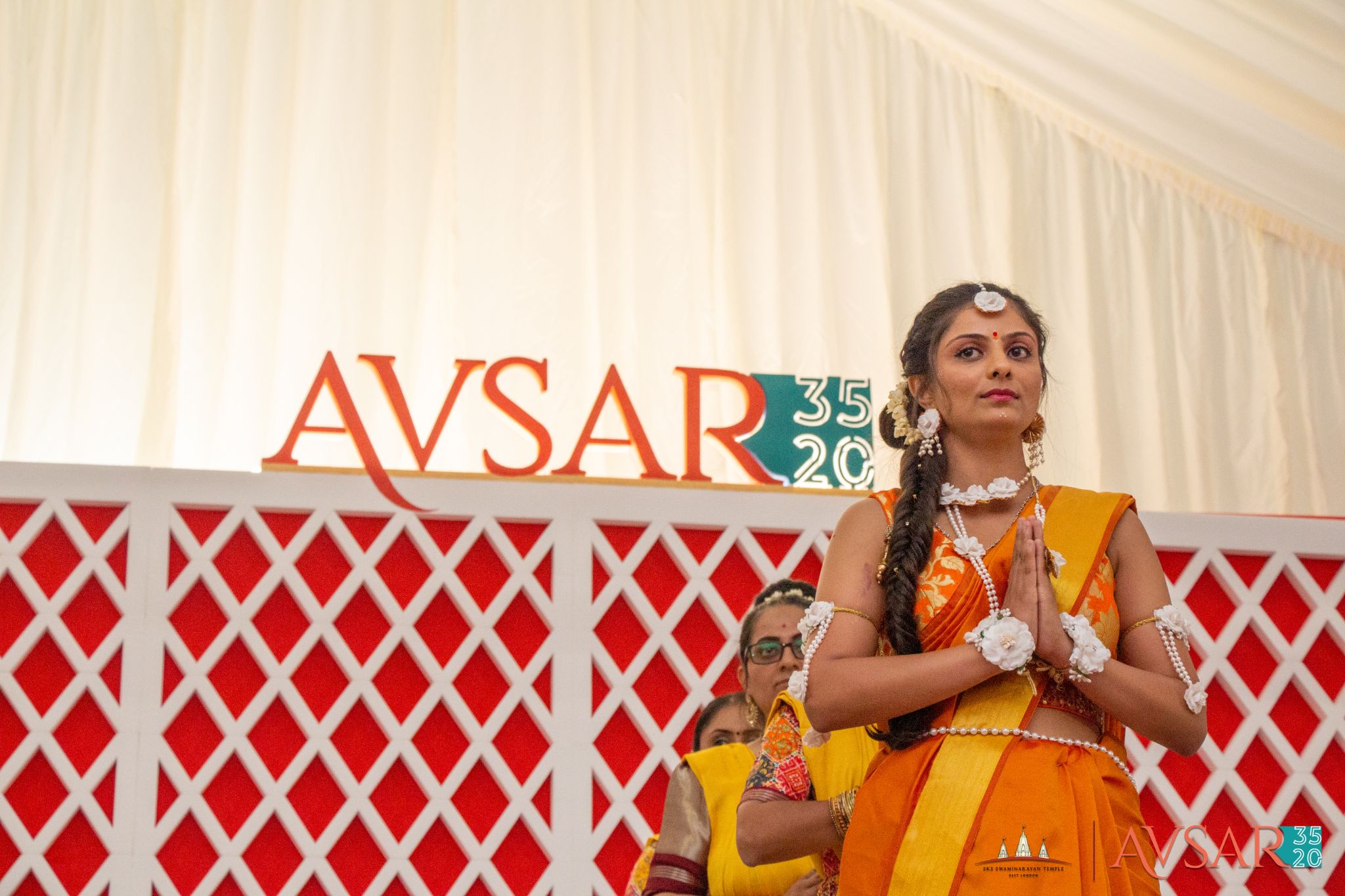 ©1987-2017 SKS Swaminarayan Temple East London