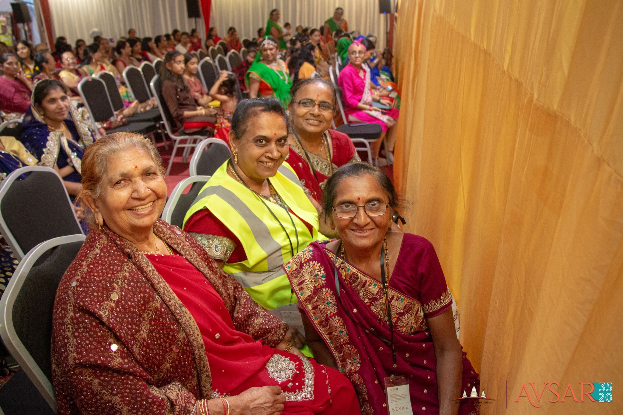 ©1987-2017 SKS Swaminarayan Temple East London