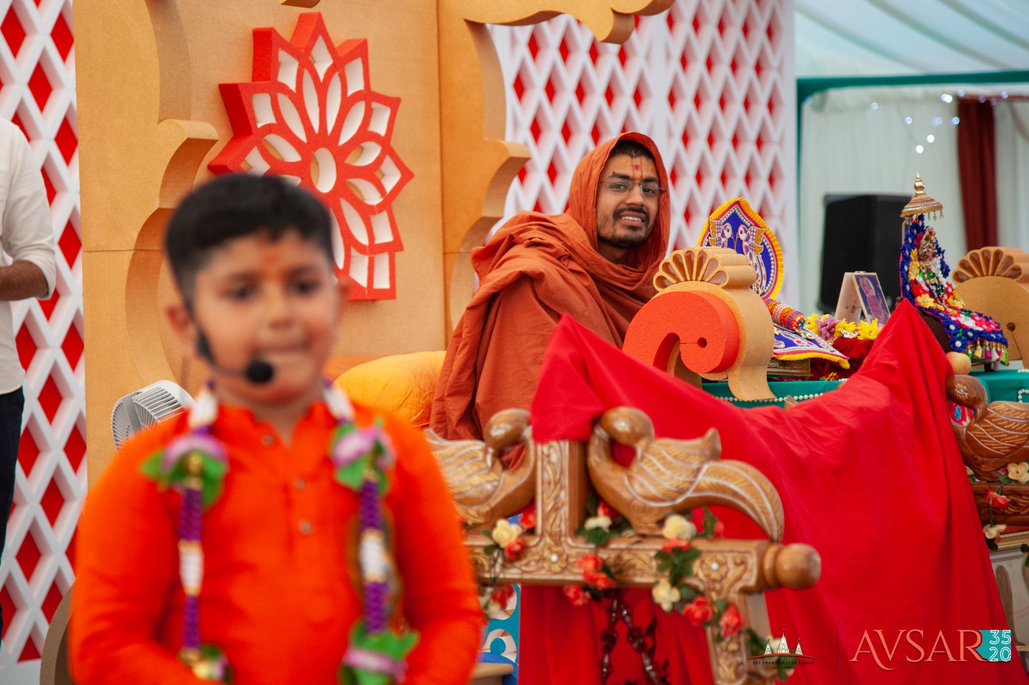 ©1987-2017 SKS Swaminarayan Temple East London