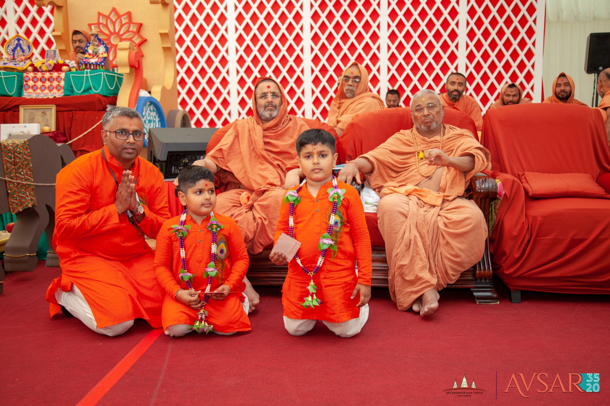 ©1987-2017 SKS Swaminarayan Temple East London