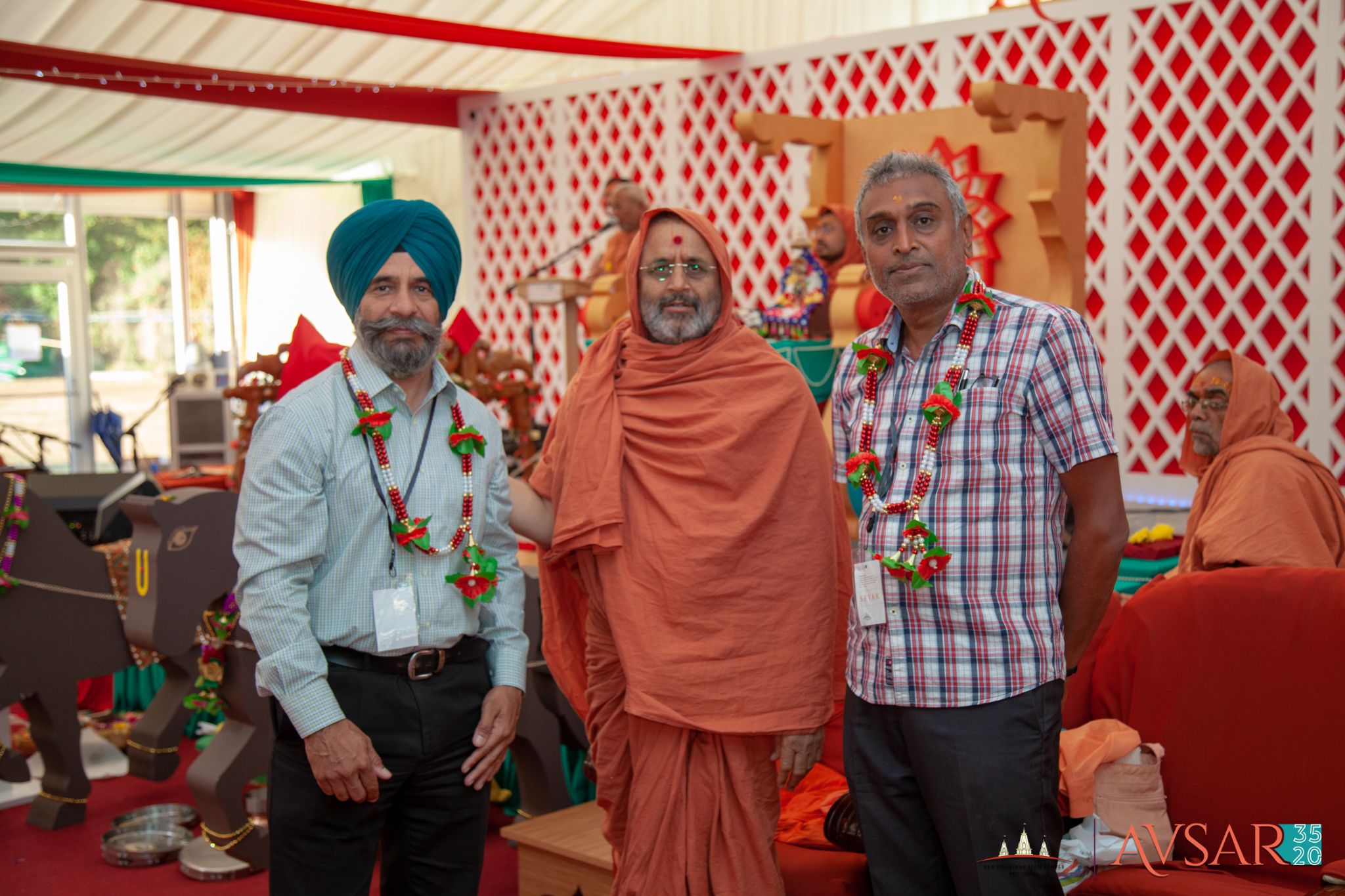 ©1987-2017 SKS Swaminarayan Temple East London