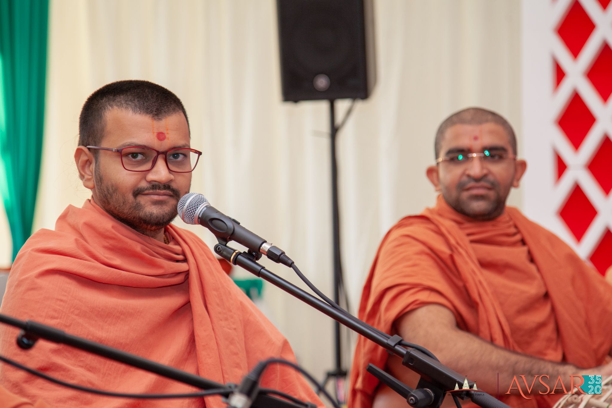©1987-2017 SKS Swaminarayan Temple East London