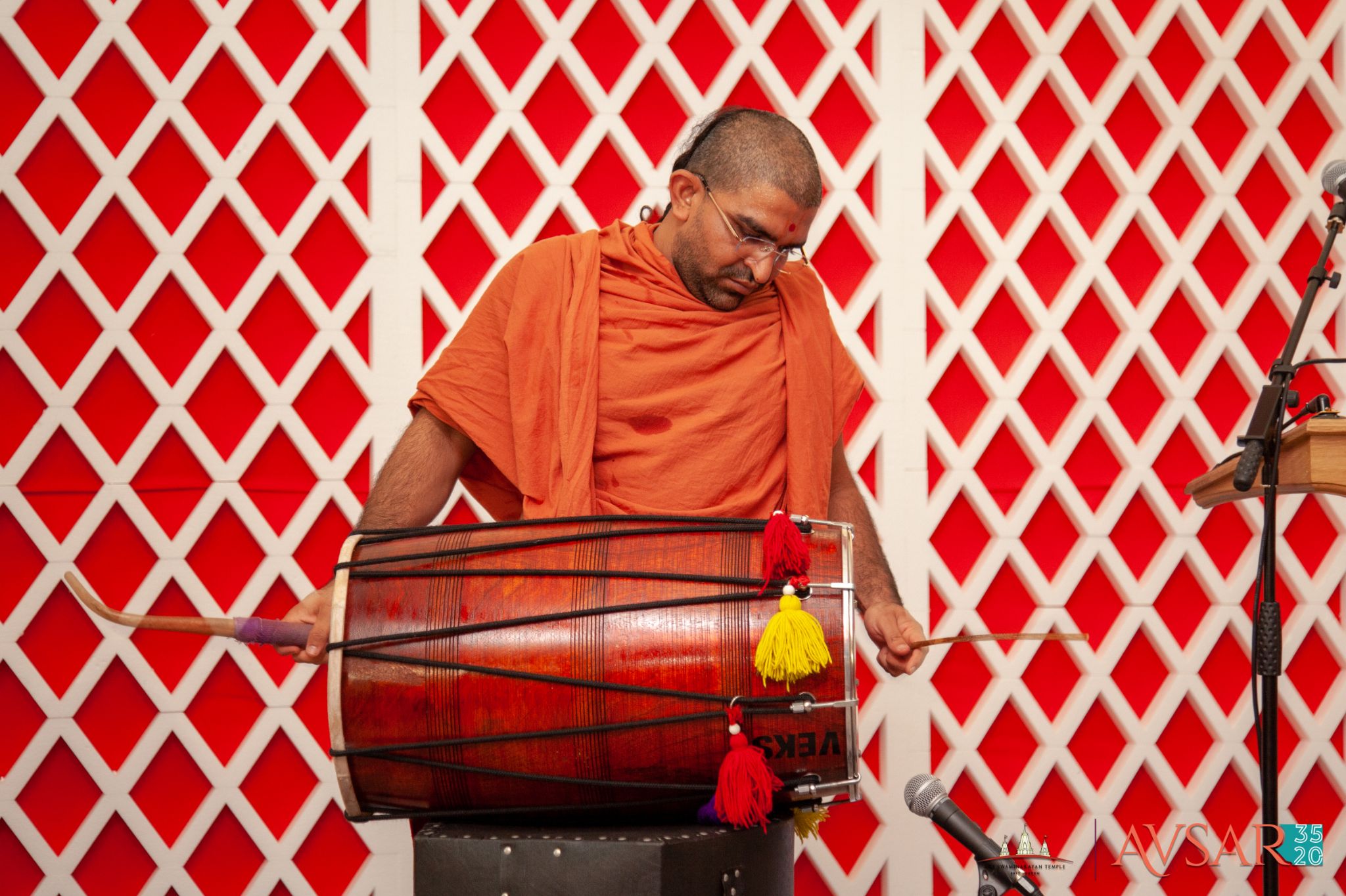 ©1987-2017 SKS Swaminarayan Temple East London