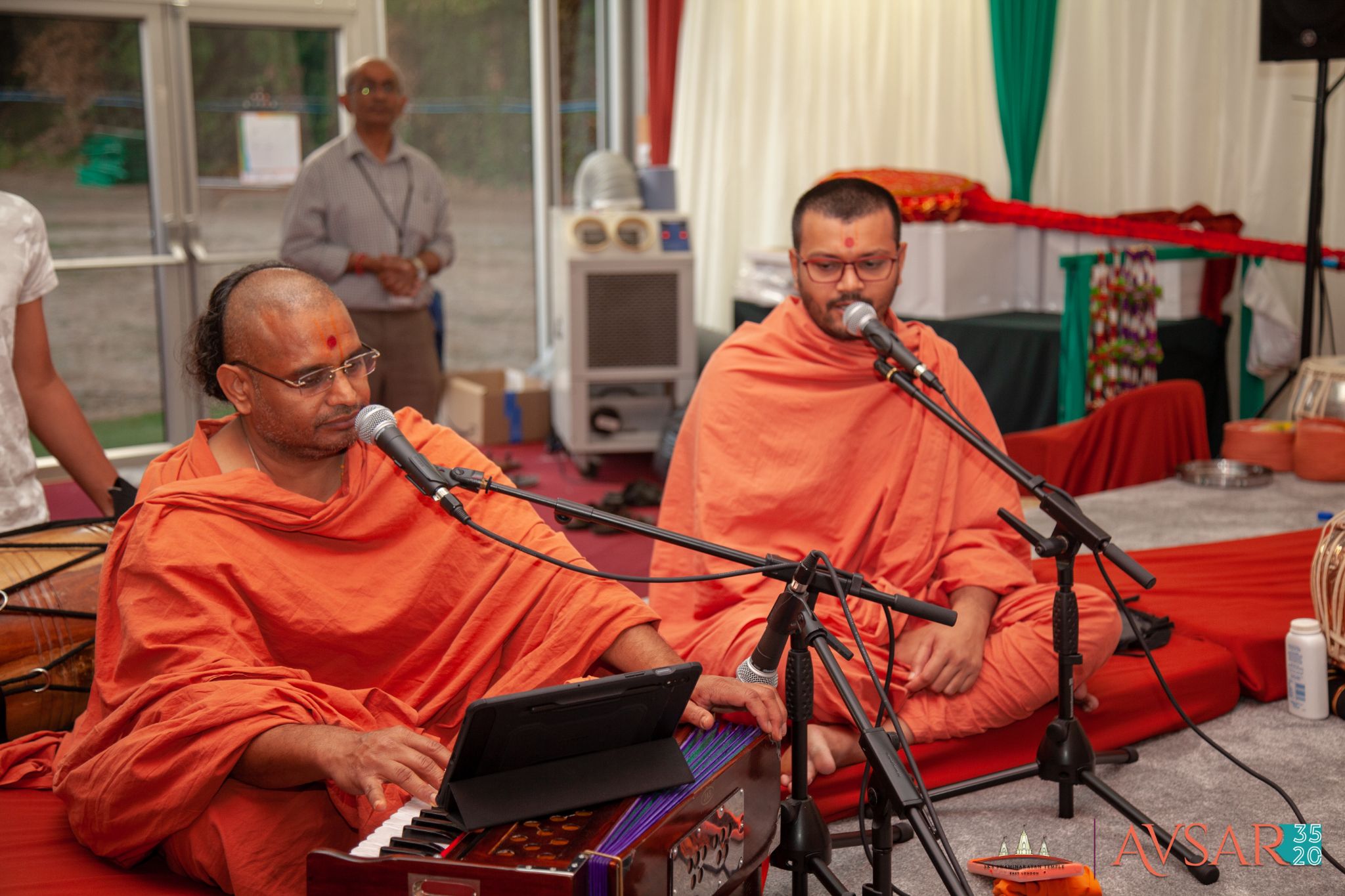 ©1987-2017 SKS Swaminarayan Temple East London