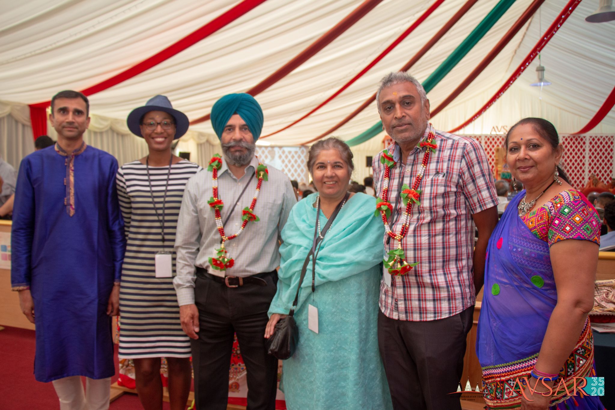 ©1987-2017 SKS Swaminarayan Temple East London