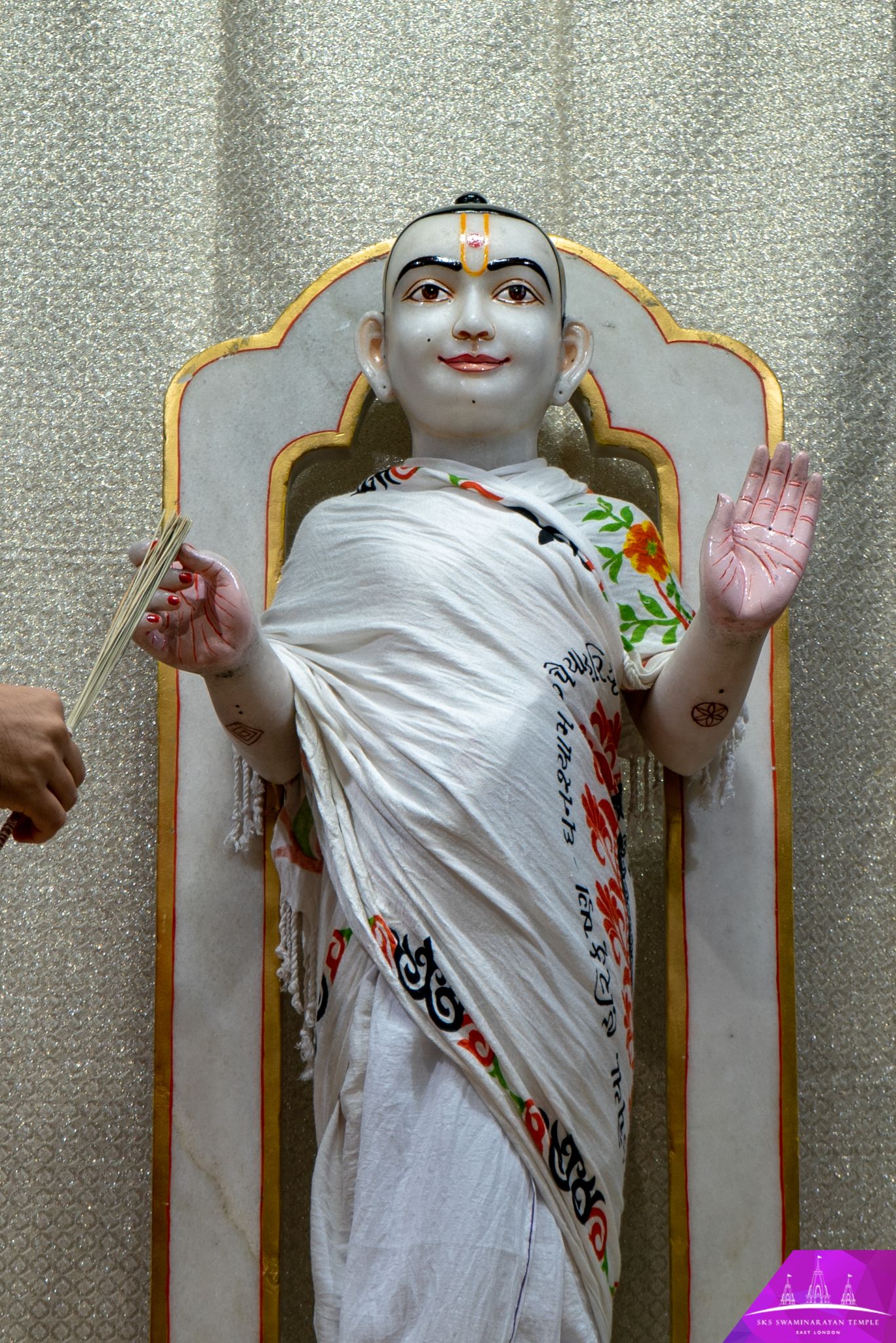 ©1987-2017 SKS Swaminarayan Temple East London