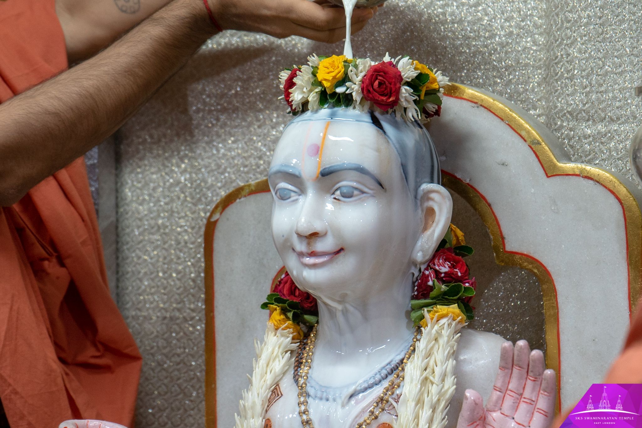 ©1987-2017 SKS Swaminarayan Temple East London