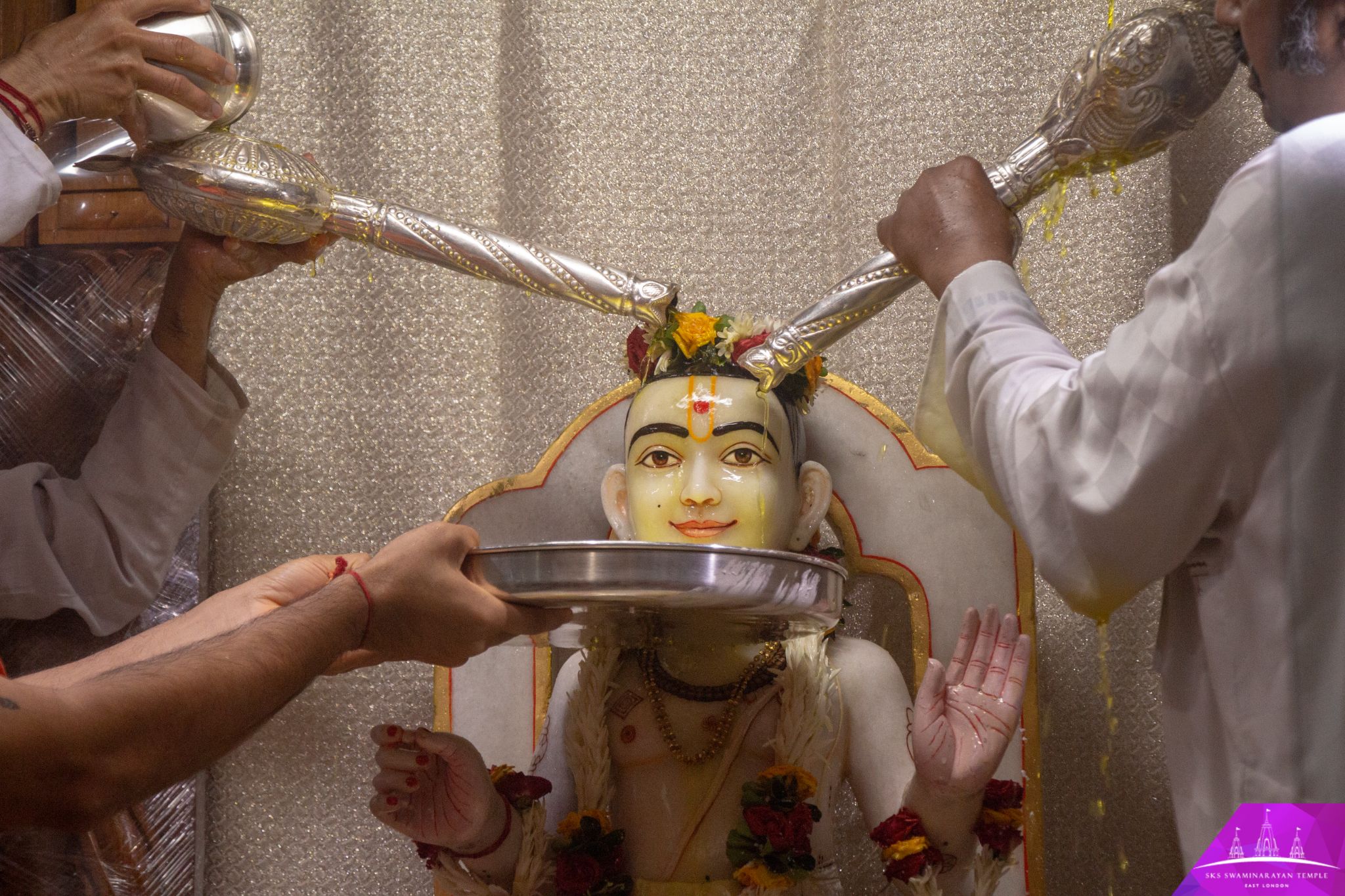 ©1987-2017 SKS Swaminarayan Temple East London