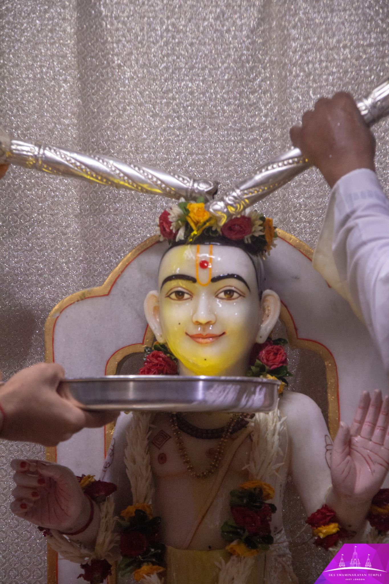 ©1987-2017 SKS Swaminarayan Temple East London