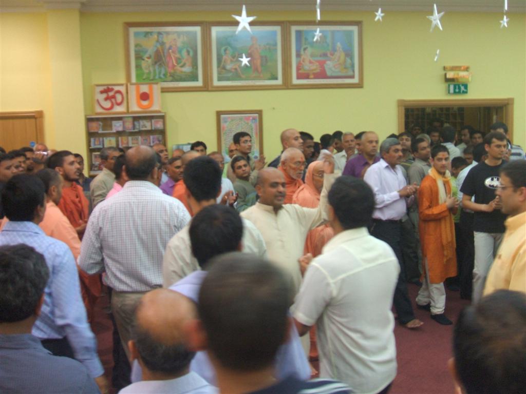 ©1987-2017 SKS Swaminarayan Temple East London