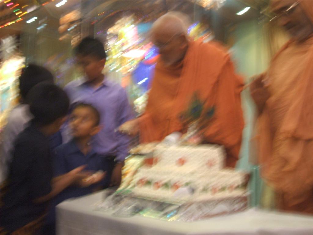 ©1987-2017 SKS Swaminarayan Temple East London