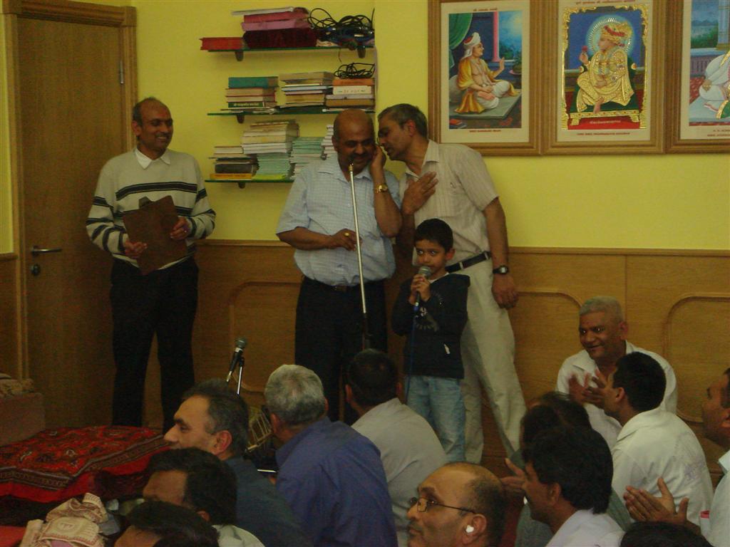 ©1987-2017 SKS Swaminarayan Temple East London