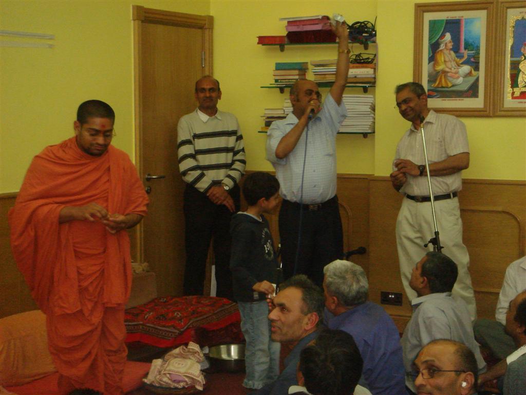 ©1987-2017 SKS Swaminarayan Temple East London
