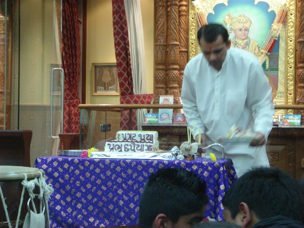 ©1987-2017 SKS Swaminarayan Temple East London