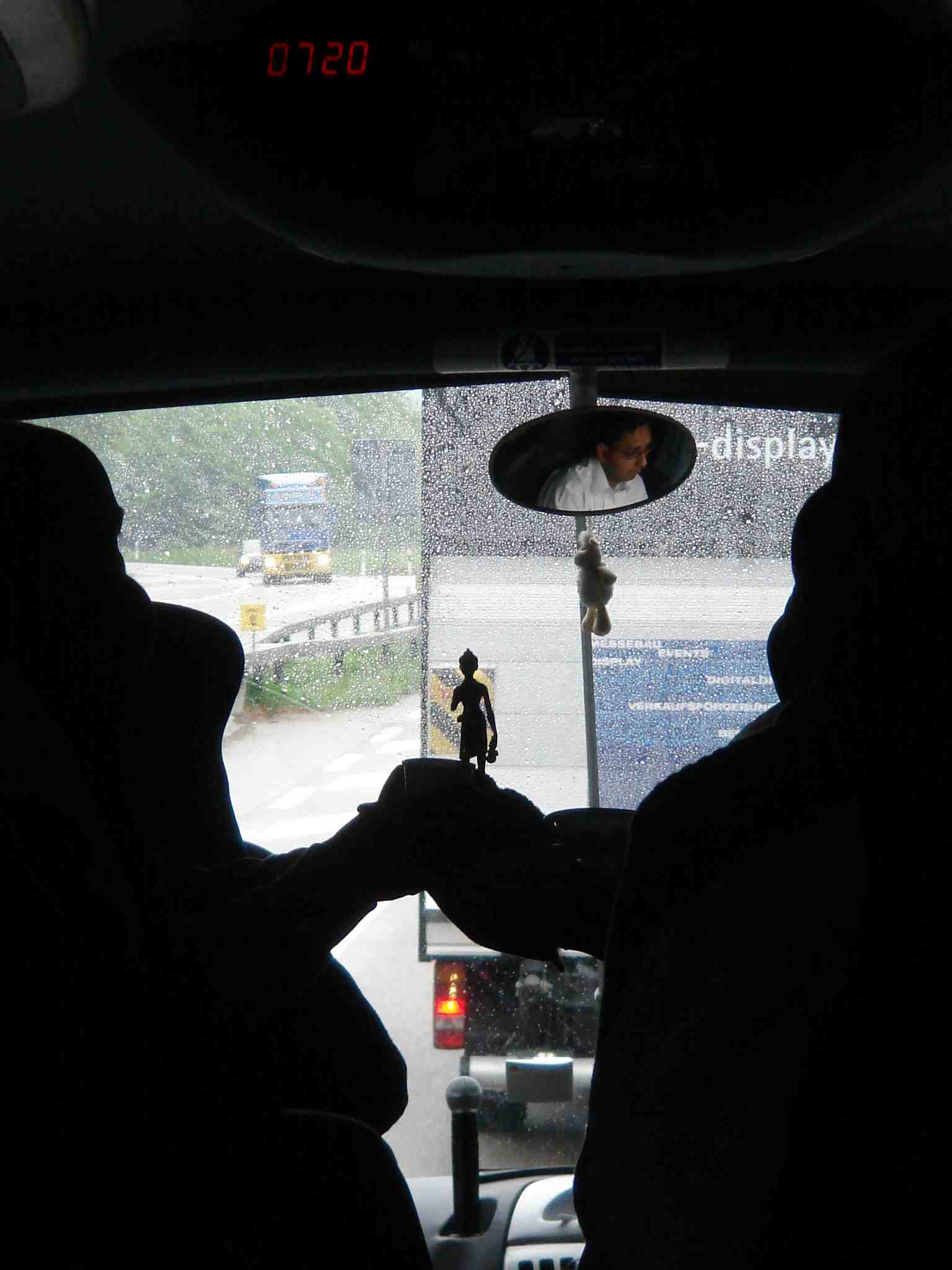 ©1987-2017 SKS Swaminarayan Temple East London
