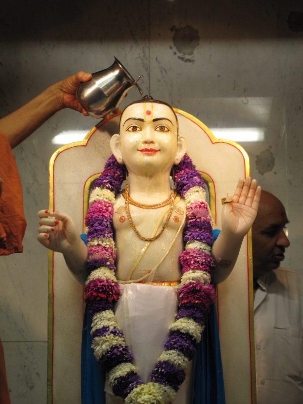 ©1987-2017 SKS Swaminarayan Temple East London