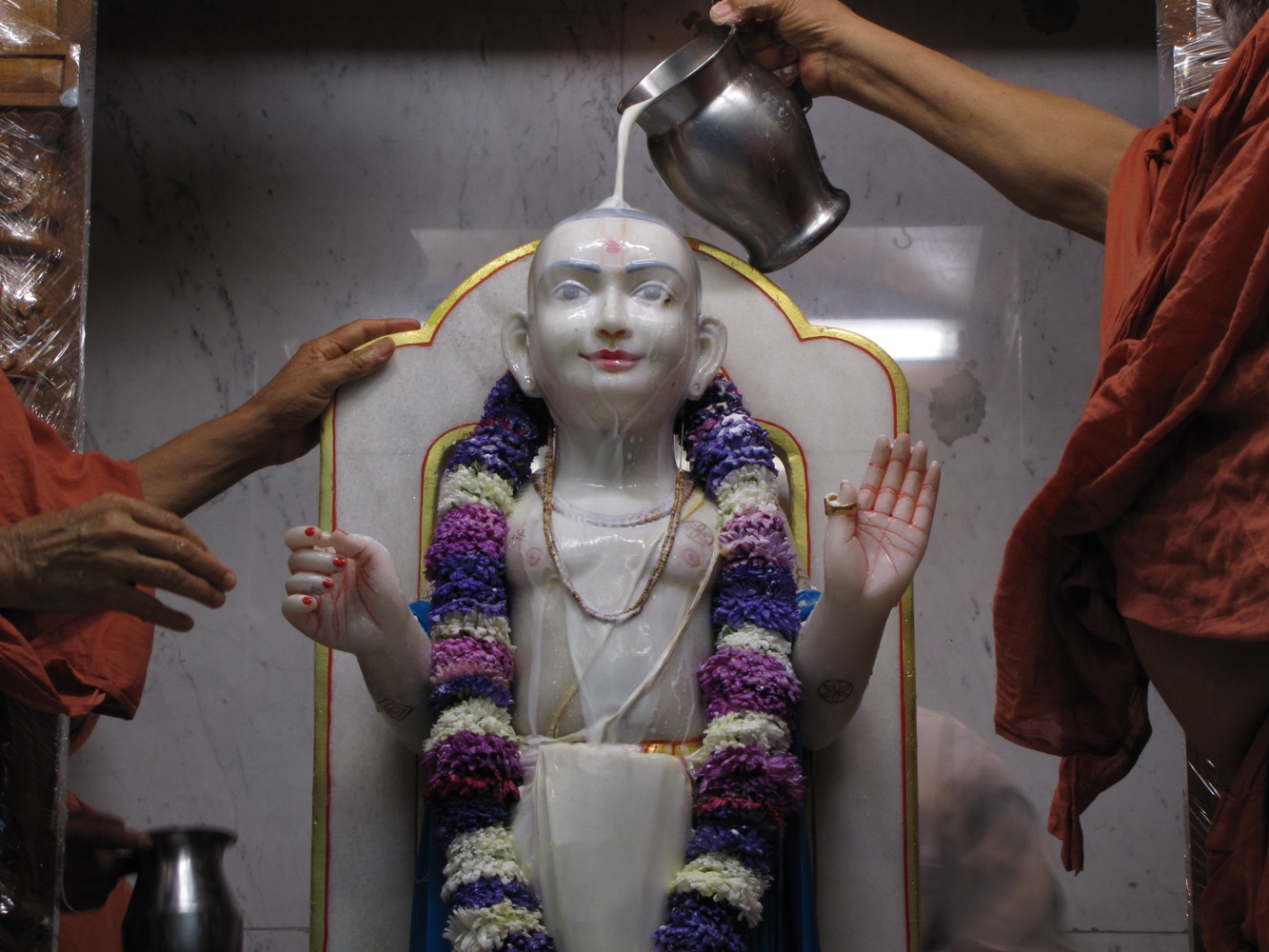 ©1987-2017 SKS Swaminarayan Temple East London