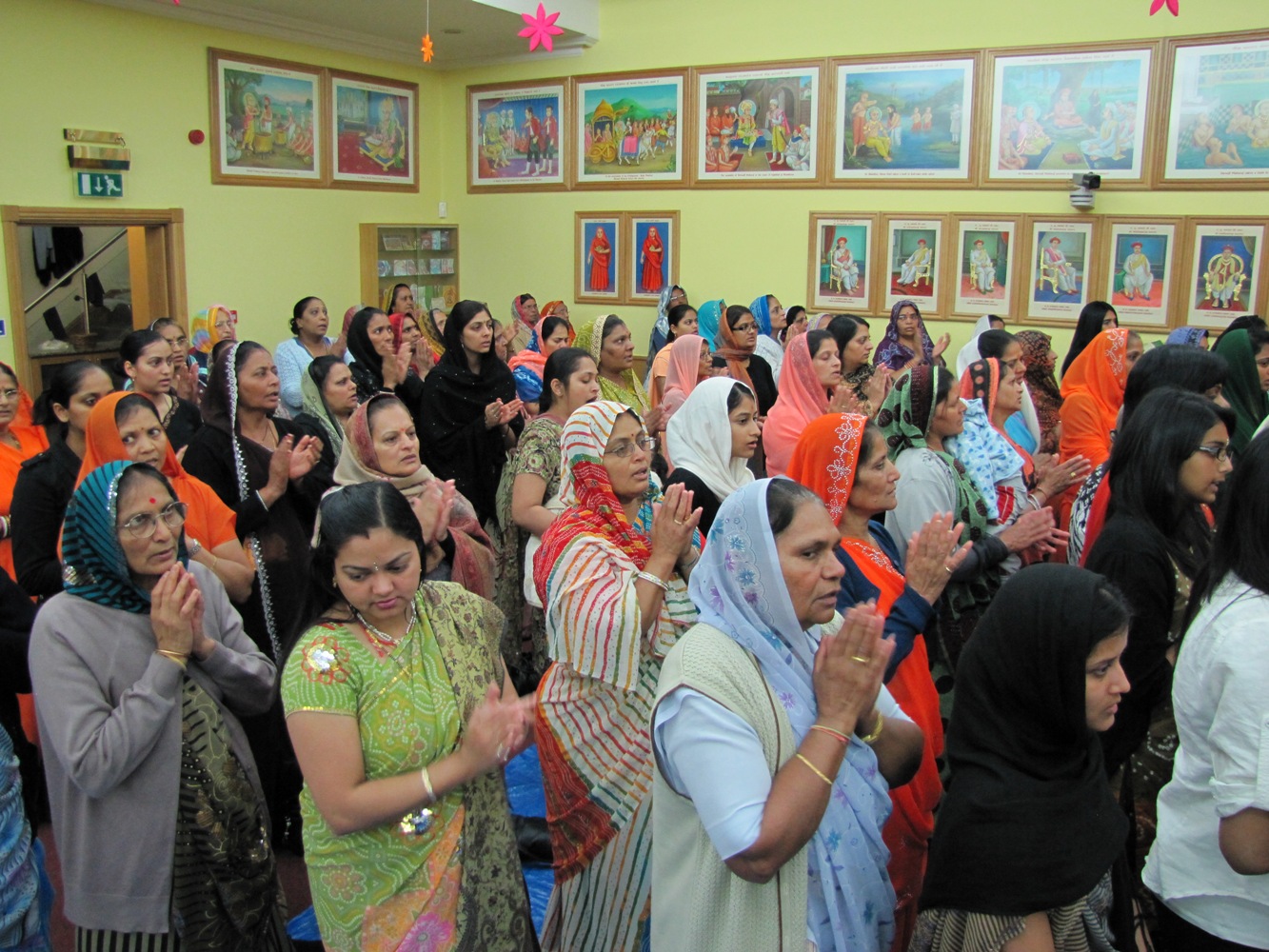 ©1987-2017 SKS Swaminarayan Temple East London