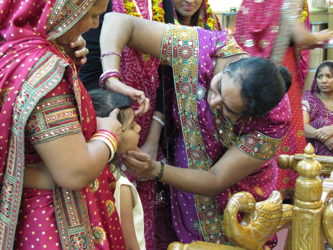 ©1987-2017 SKS Swaminarayan Temple East London