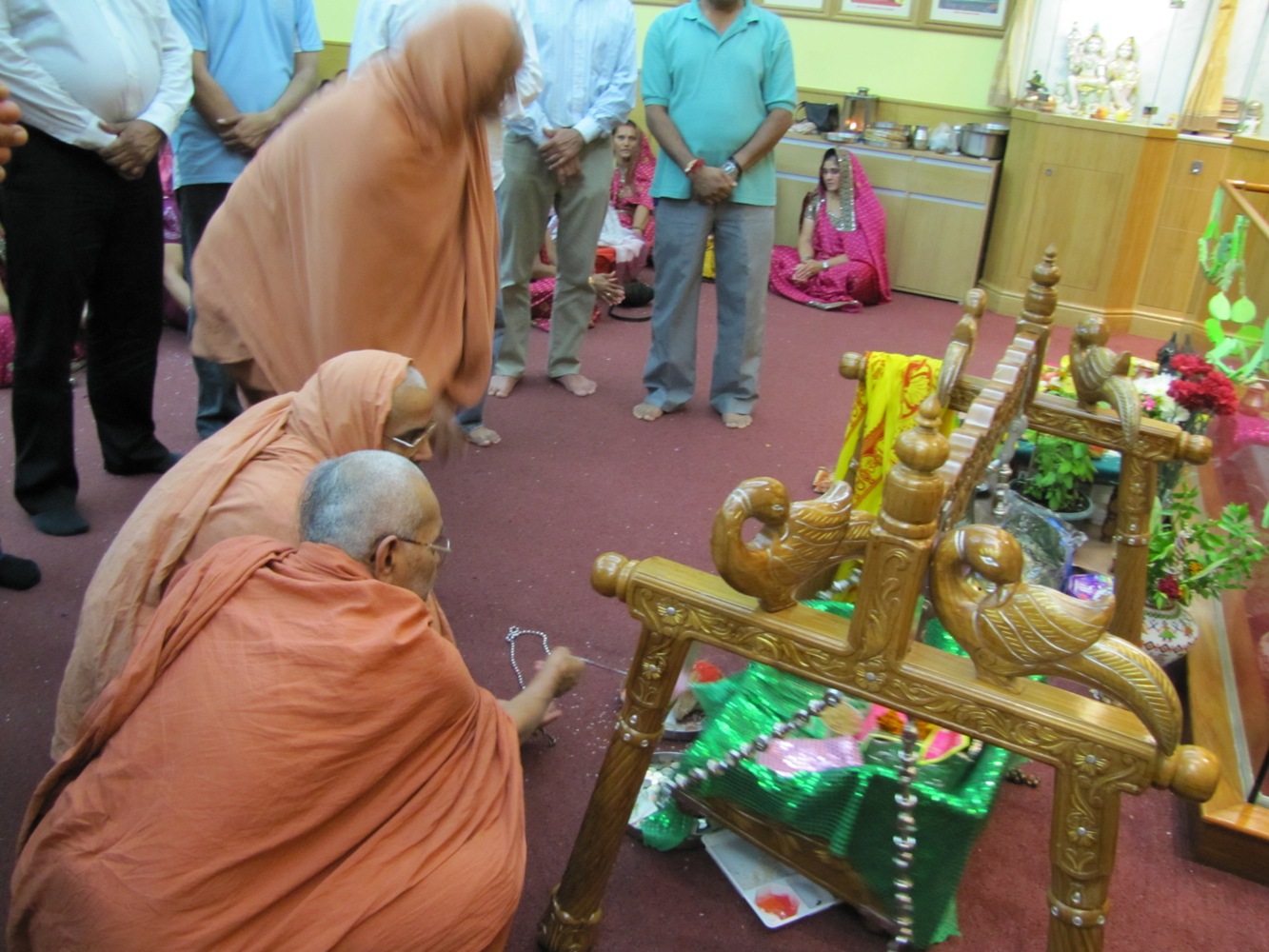 ©1987-2017 SKS Swaminarayan Temple East London