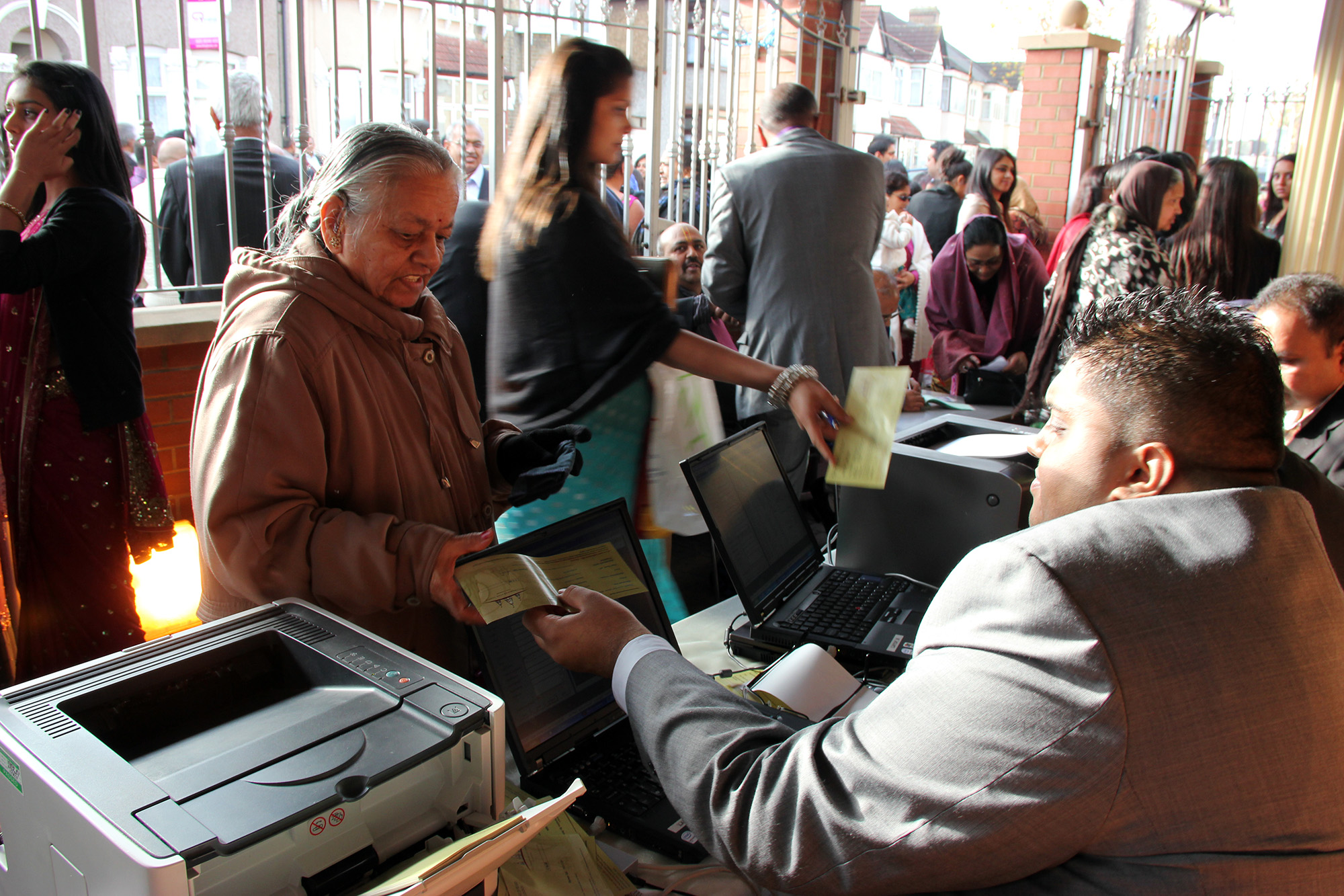 ©1987-2017 SKS Swaminarayan Temple East London
