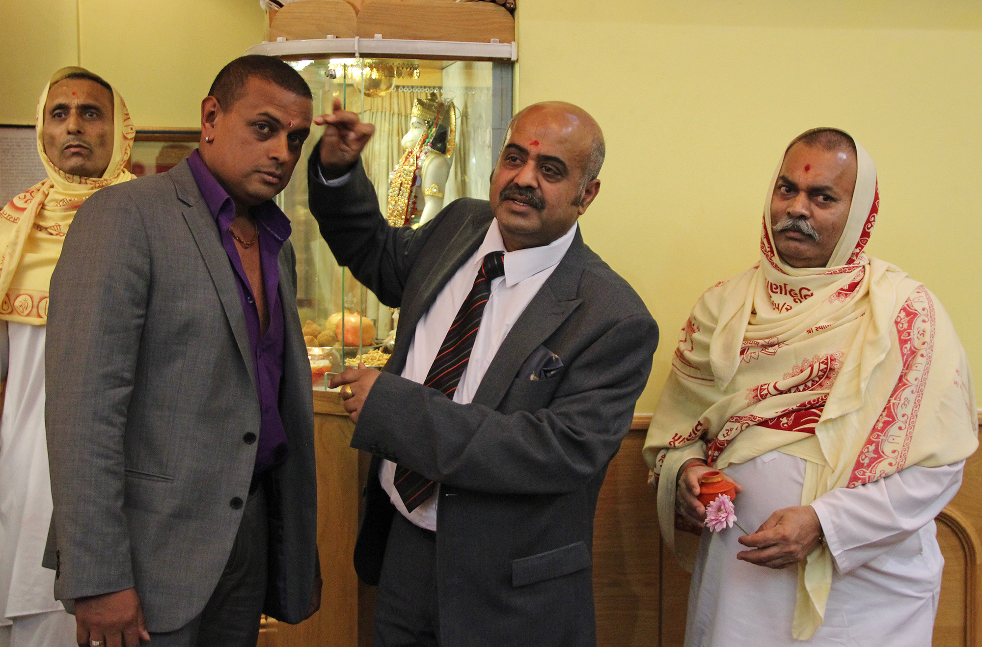 ©1987-2017 SKS Swaminarayan Temple East London