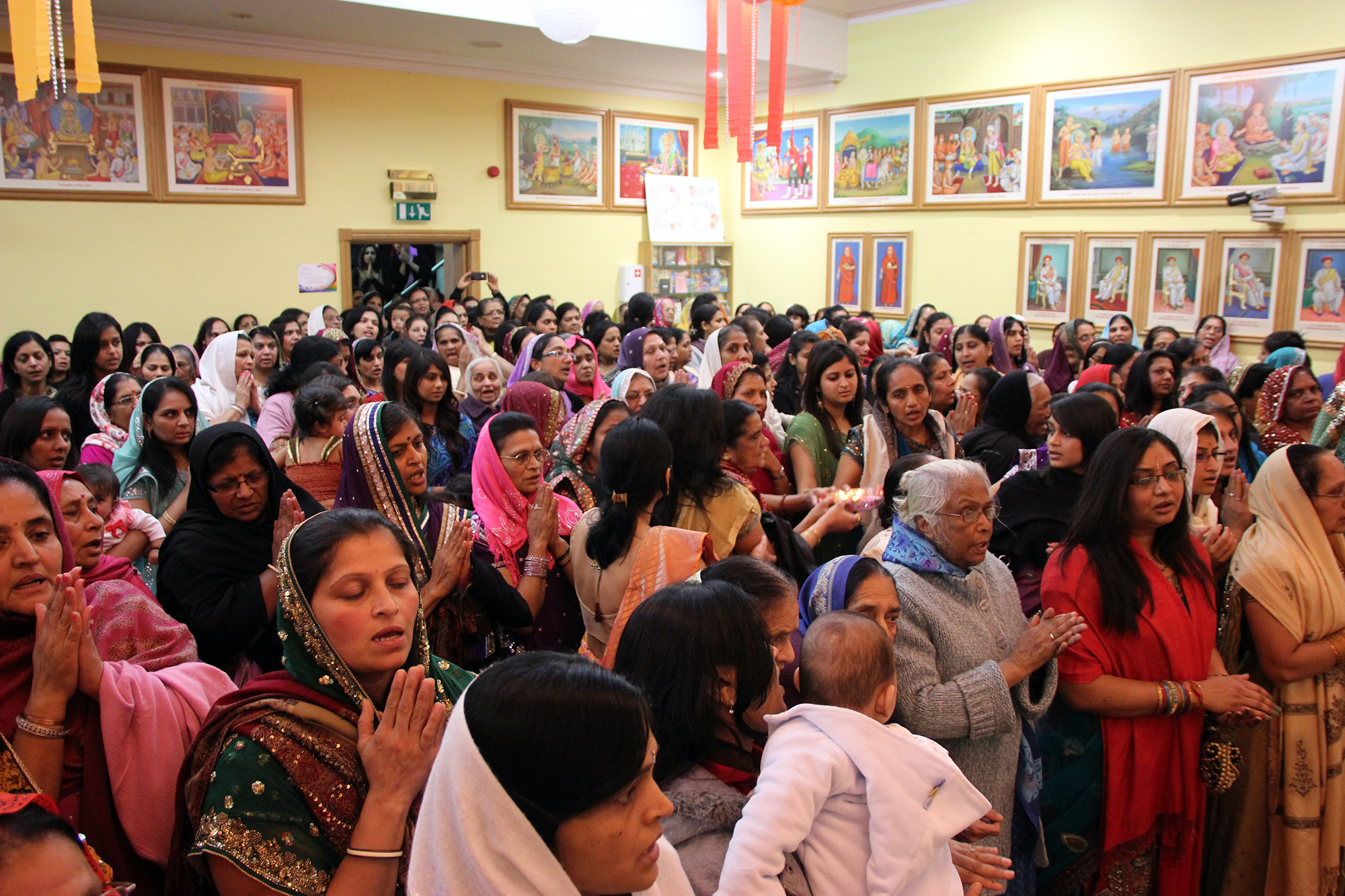 ©1987-2017 SKS Swaminarayan Temple East London