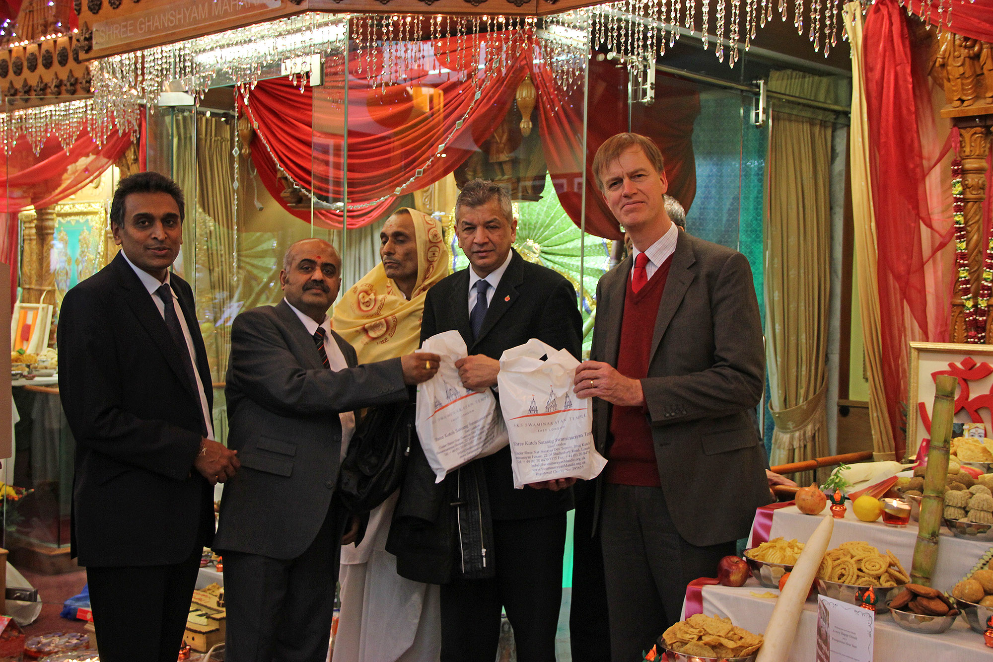 ©1987-2017 SKS Swaminarayan Temple East London