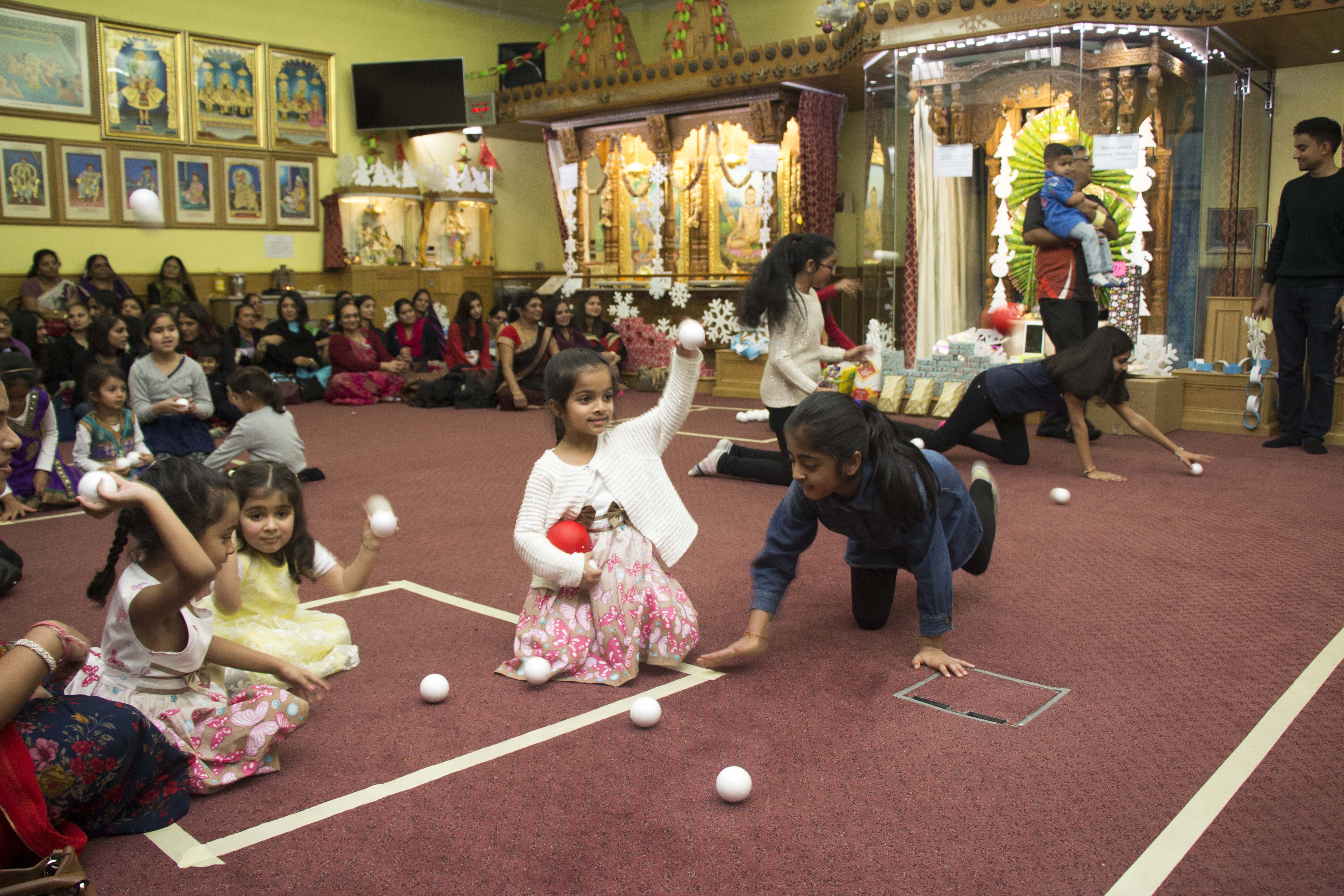 ©1987-2017 SKS Swaminarayan Temple East London