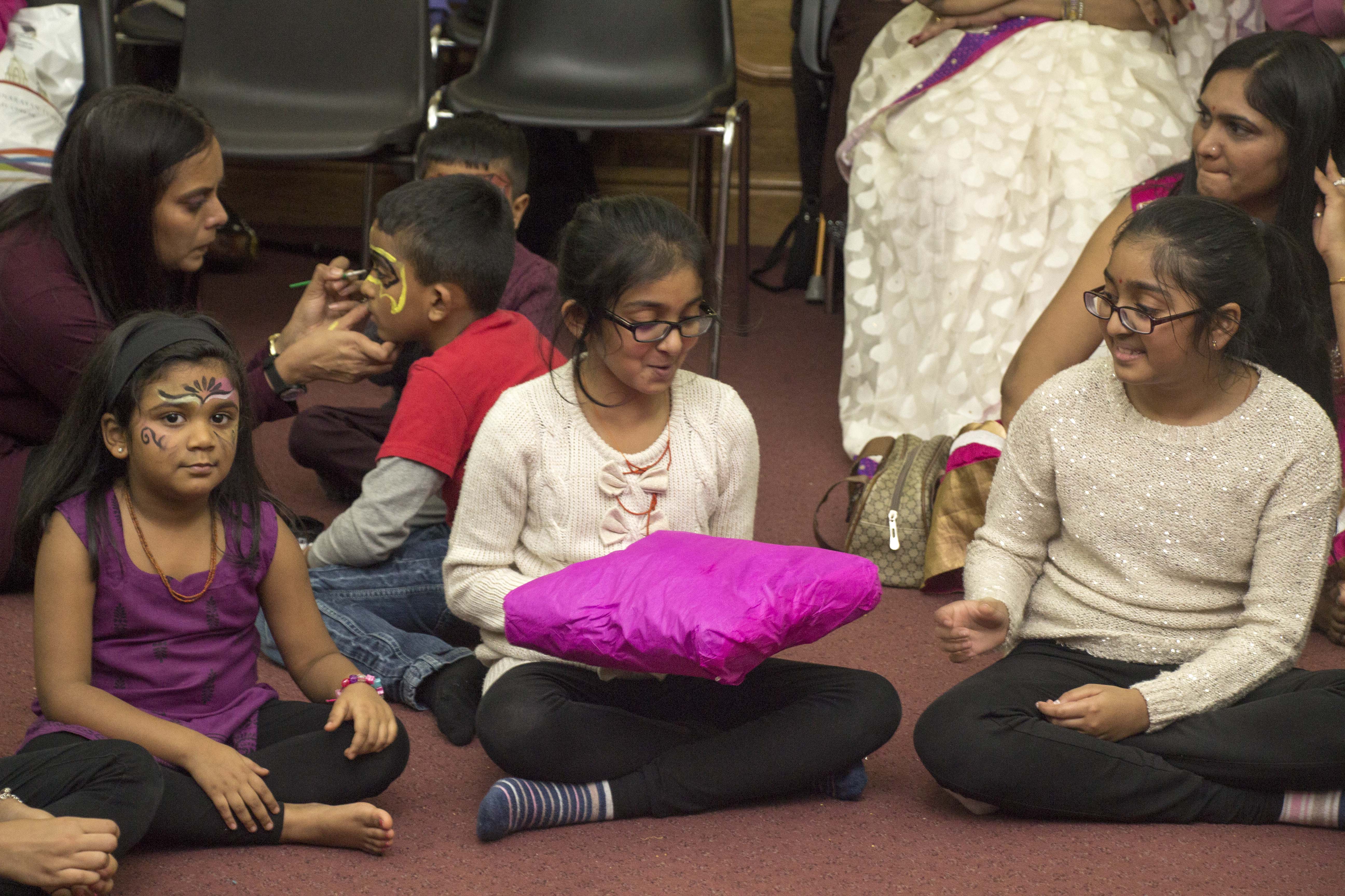 ©1987-2017 SKS Swaminarayan Temple East London