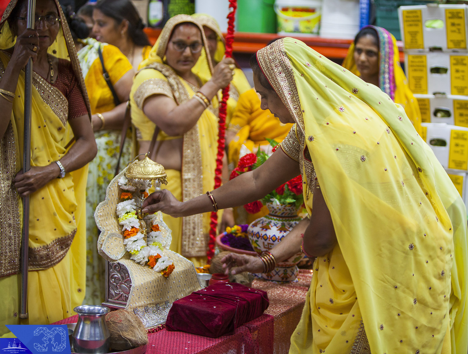 11 - ©1987-2017 SKS Swaminarayan Temple East London