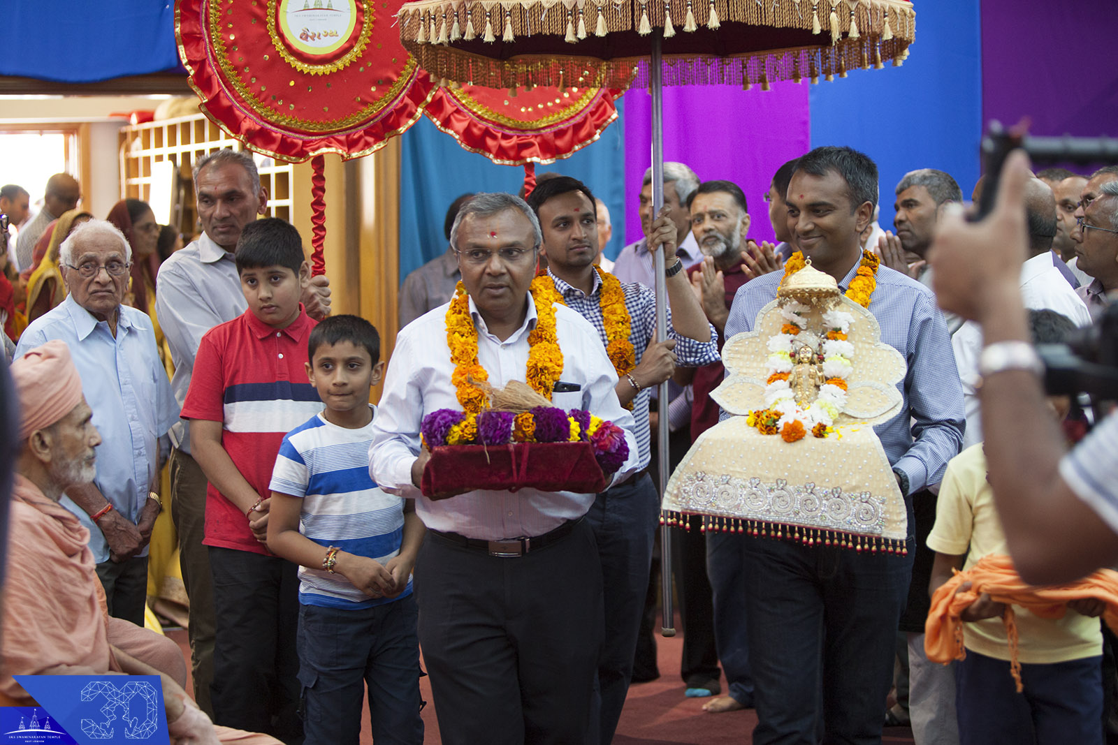 44 - ©1987-2017 SKS Swaminarayan Temple East London