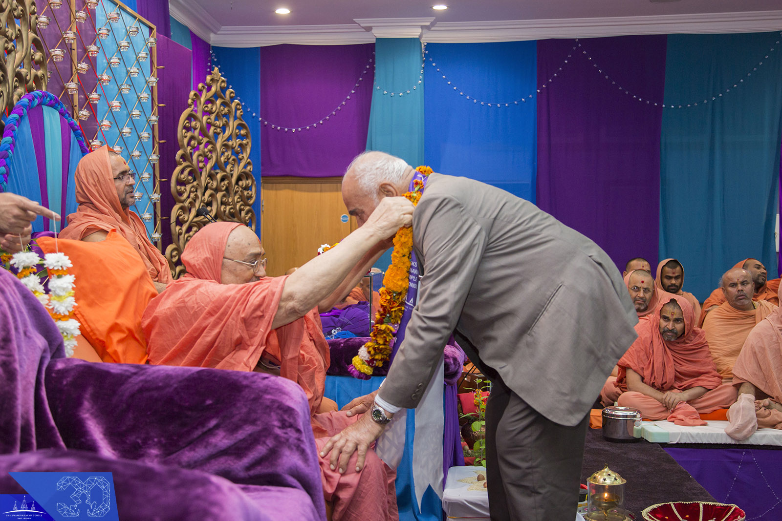 25 - ©1987-2017 SKS Swaminarayan Temple East London