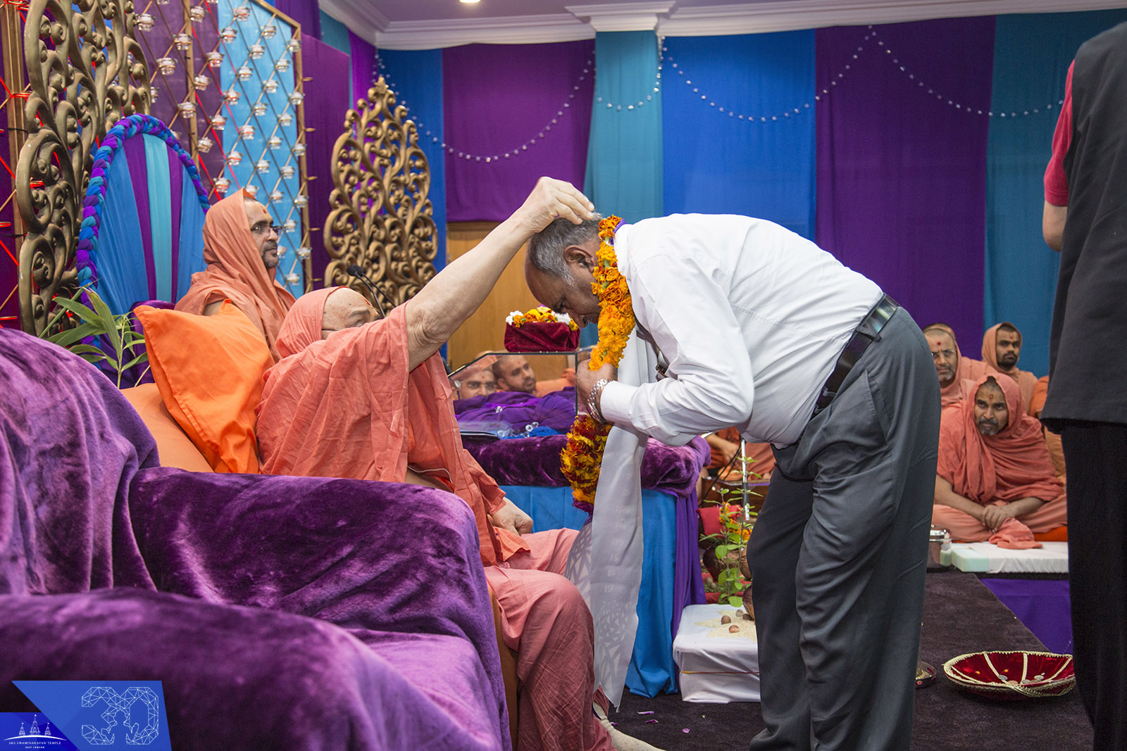 29 - ©1987-2017 SKS Swaminarayan Temple East London