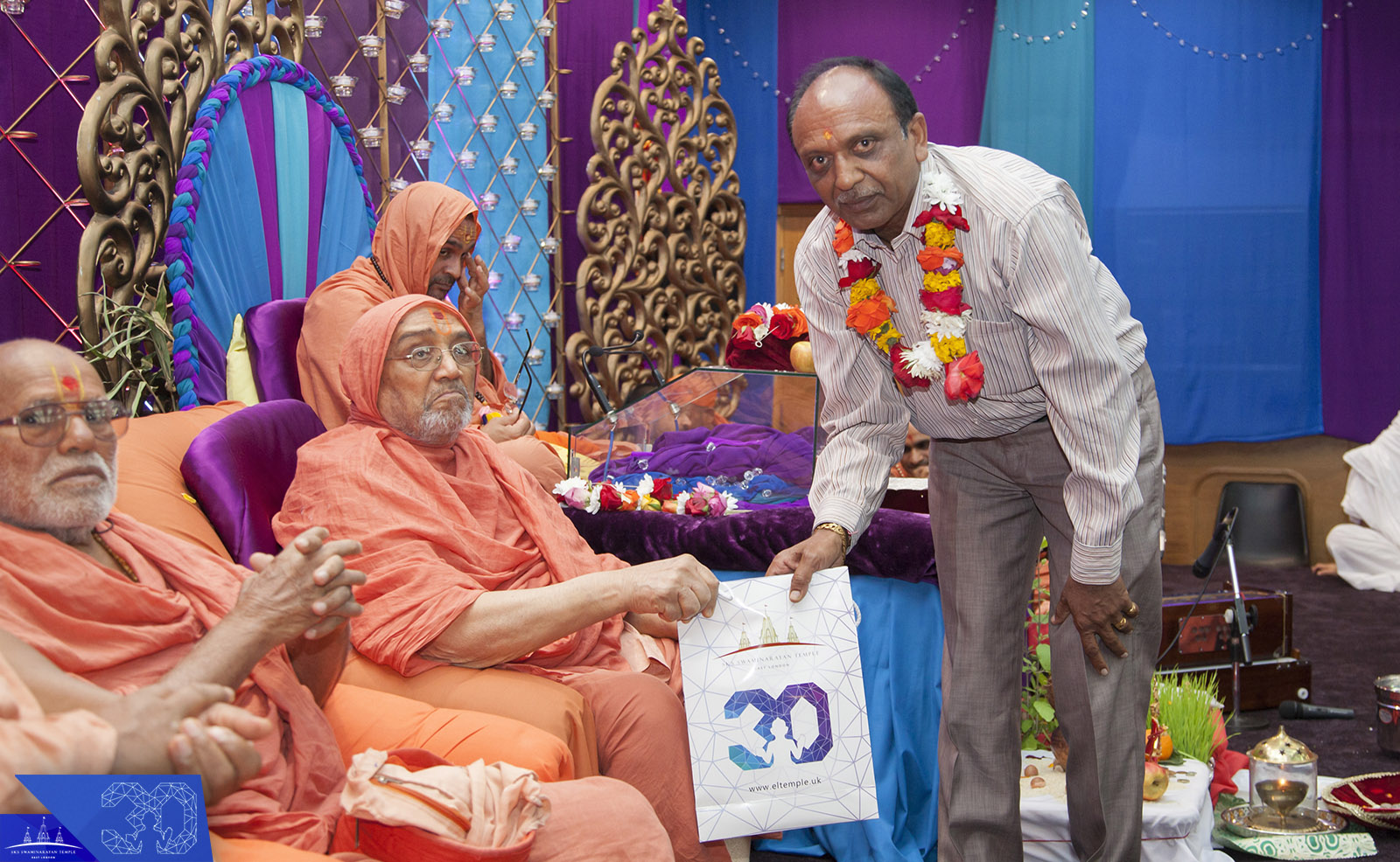 ©1987-2017 SKS Swaminarayan Temple East London