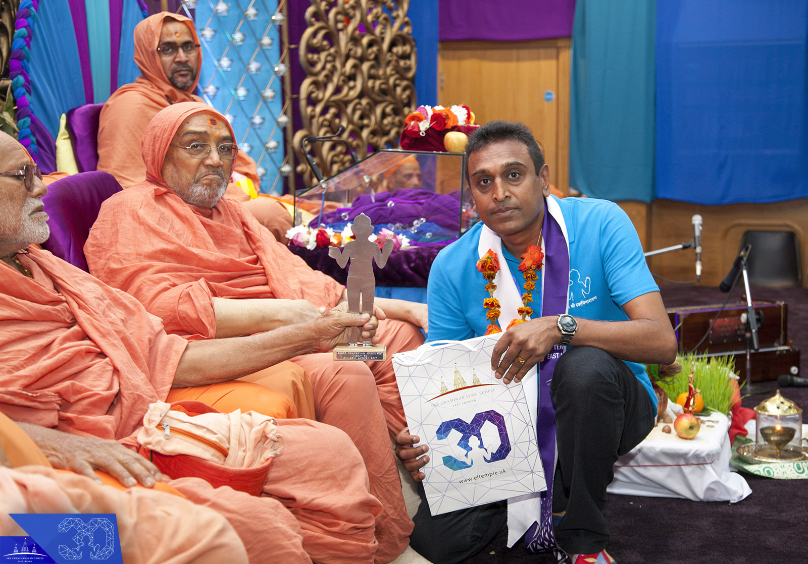 ©1987-2017 SKS Swaminarayan Temple East London