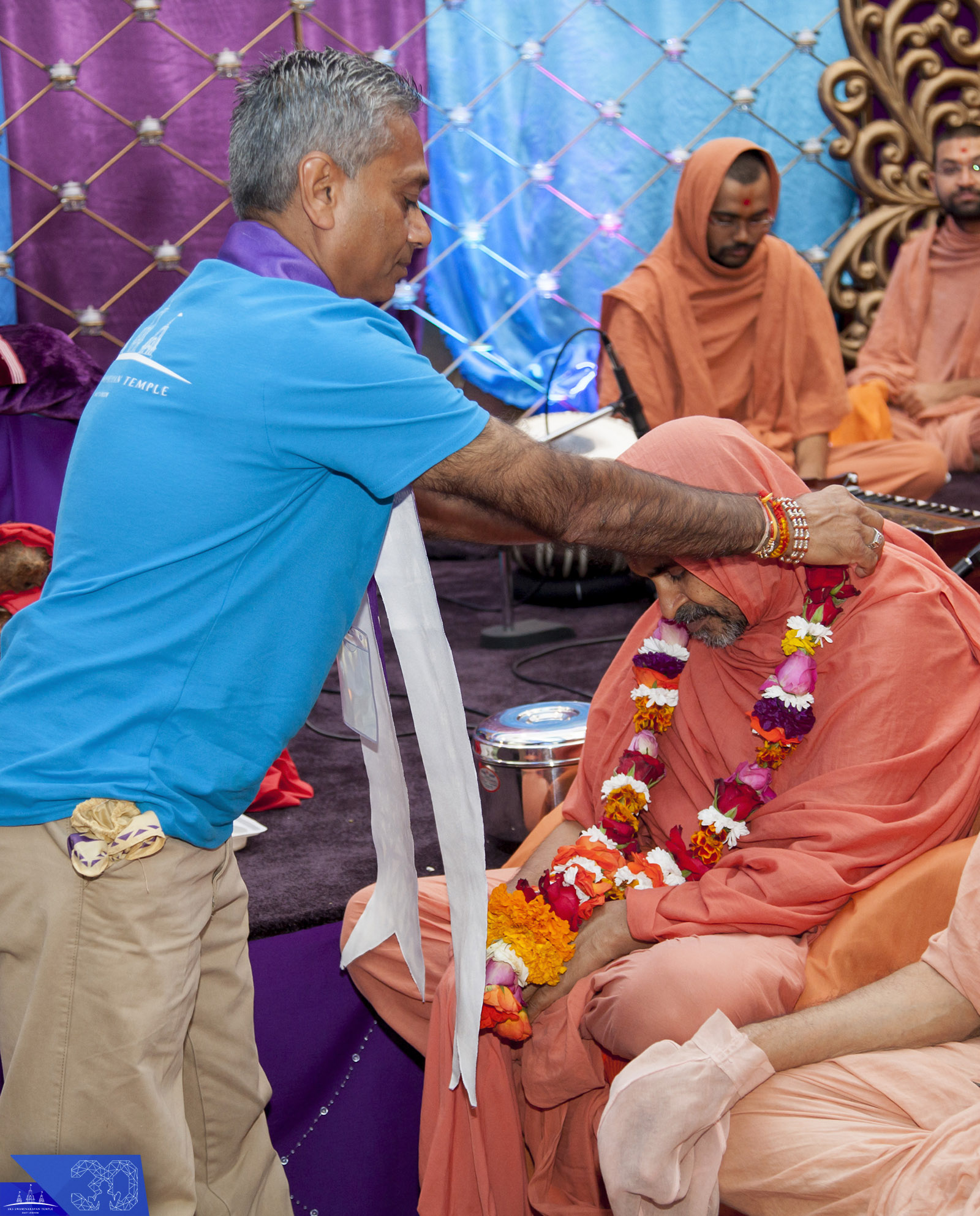 ©1987-2017 SKS Swaminarayan Temple East London