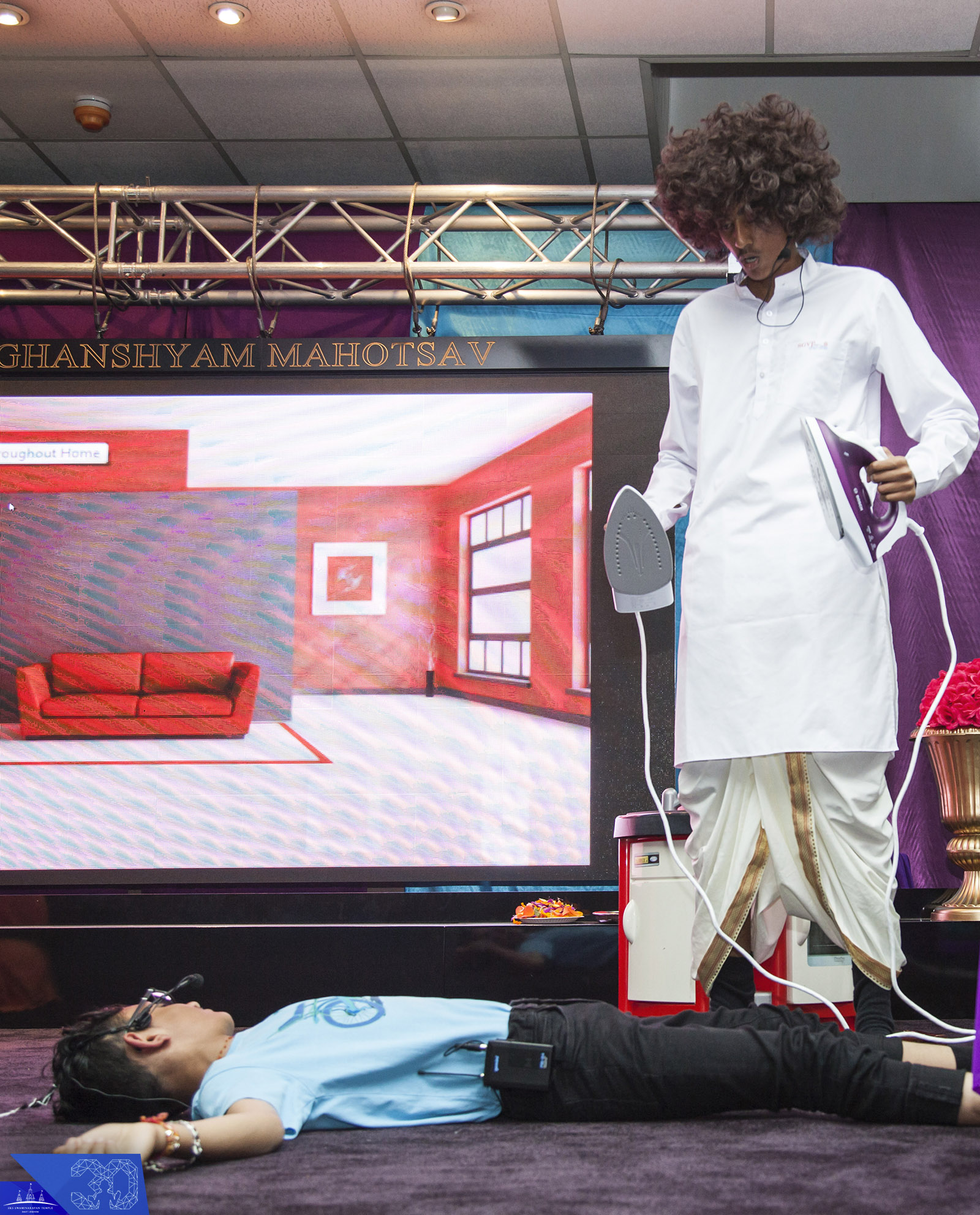 87 - ©1987-2017 SKS Swaminarayan Temple East London