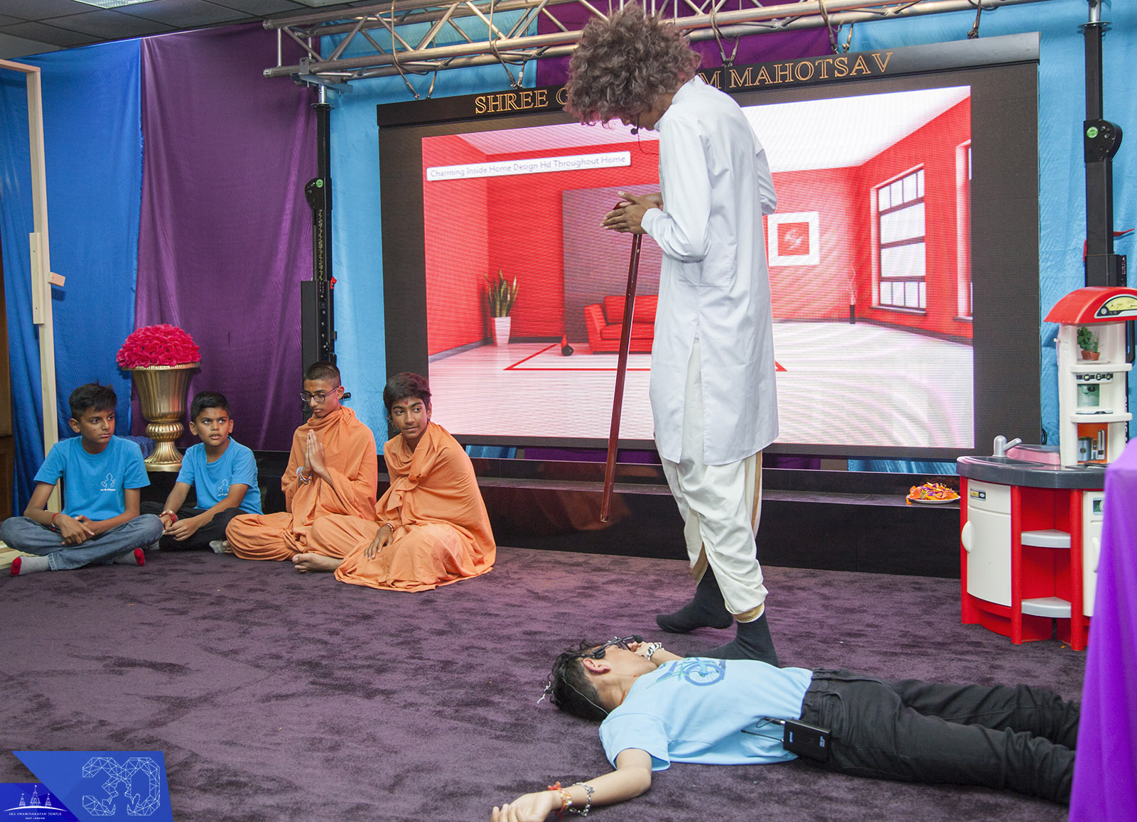 89 - ©1987-2017 SKS Swaminarayan Temple East London