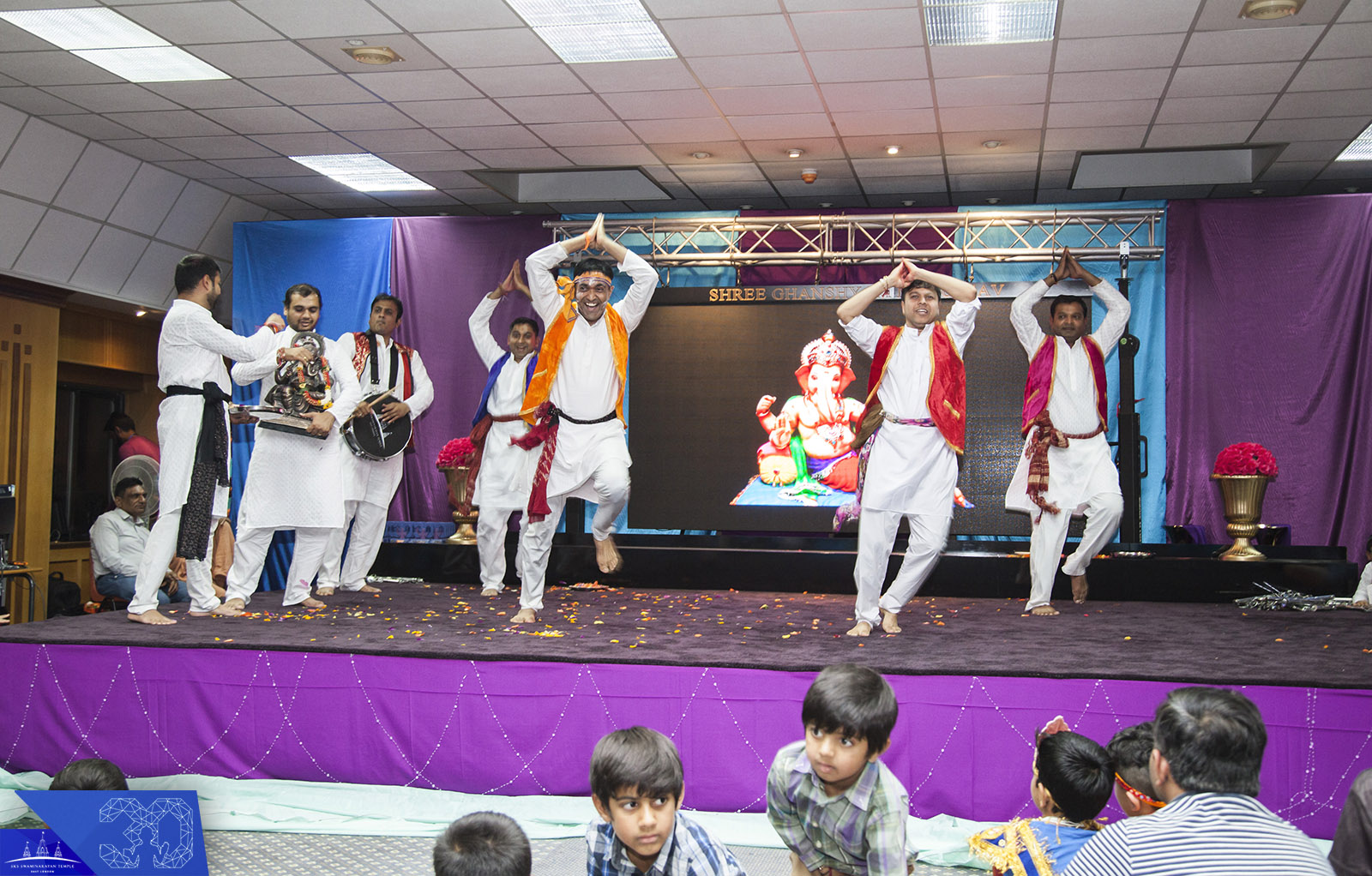 96a - ©1987-2017 SKS Swaminarayan Temple East London