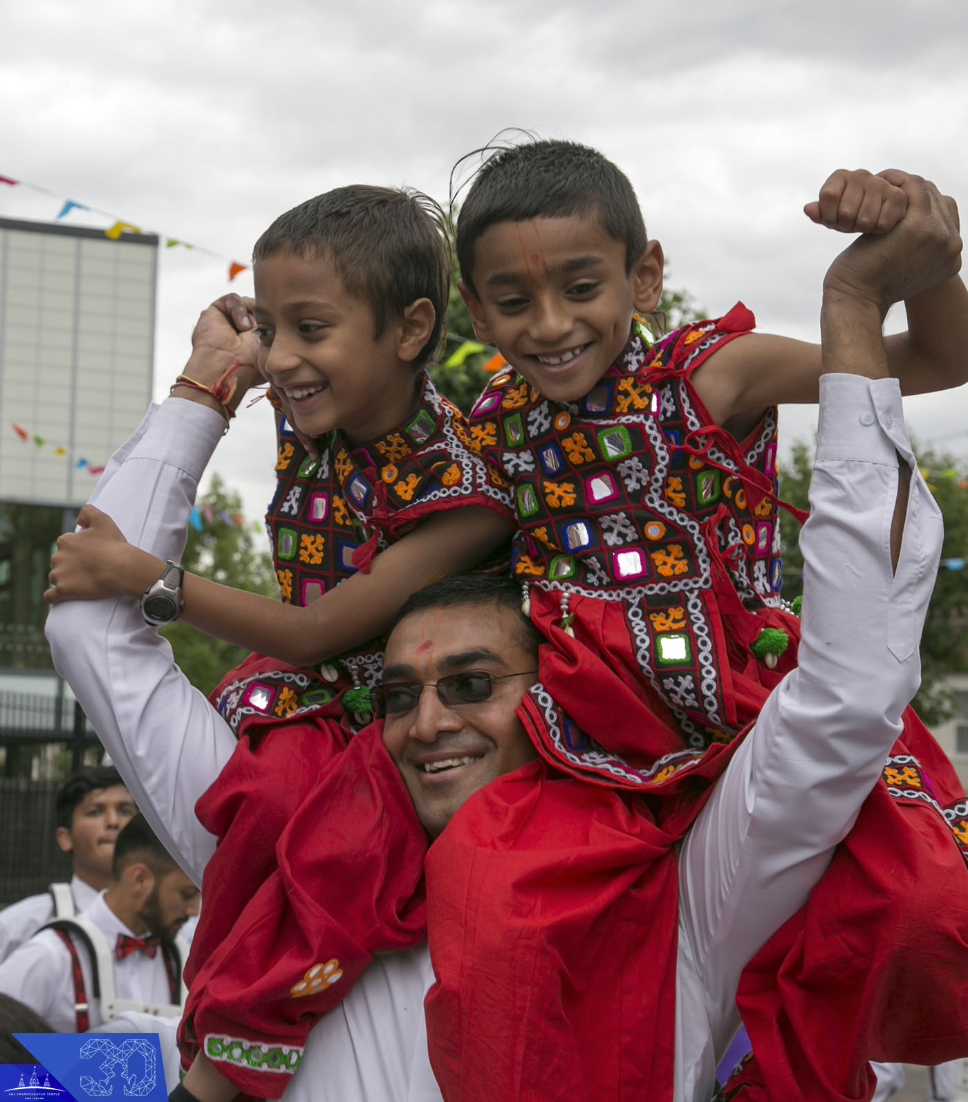 ©1987-2017 SKS Swaminarayan Temple East London