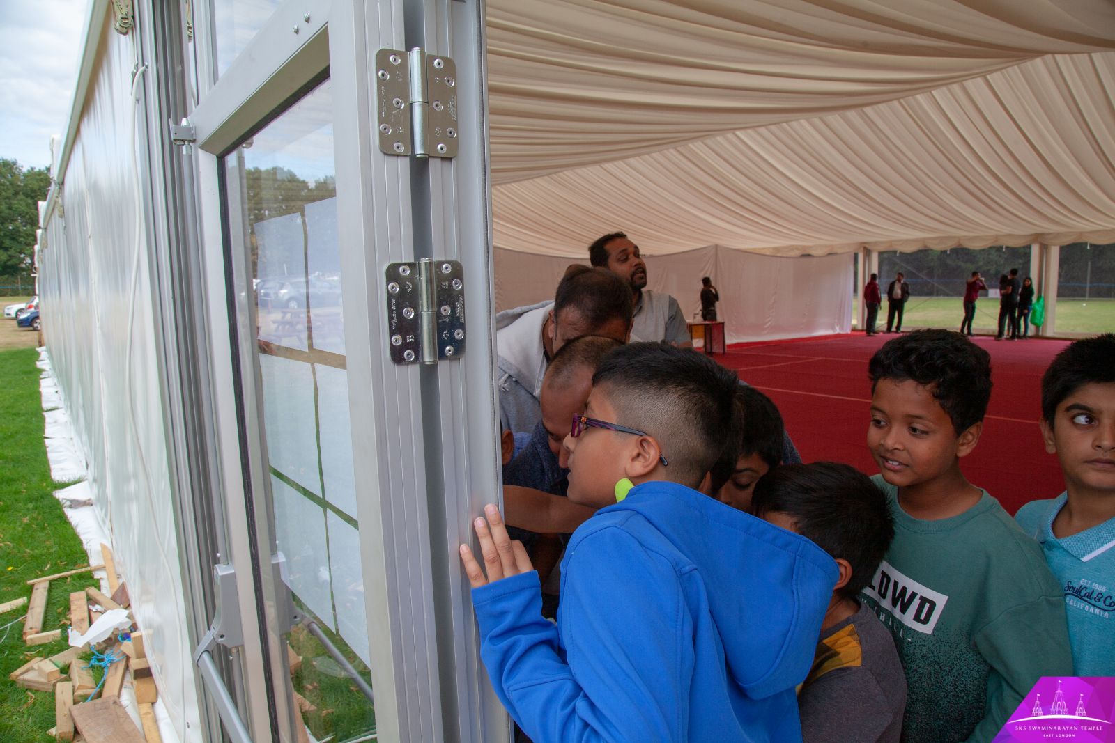 ©1987-2017 SKS Swaminarayan Temple East London