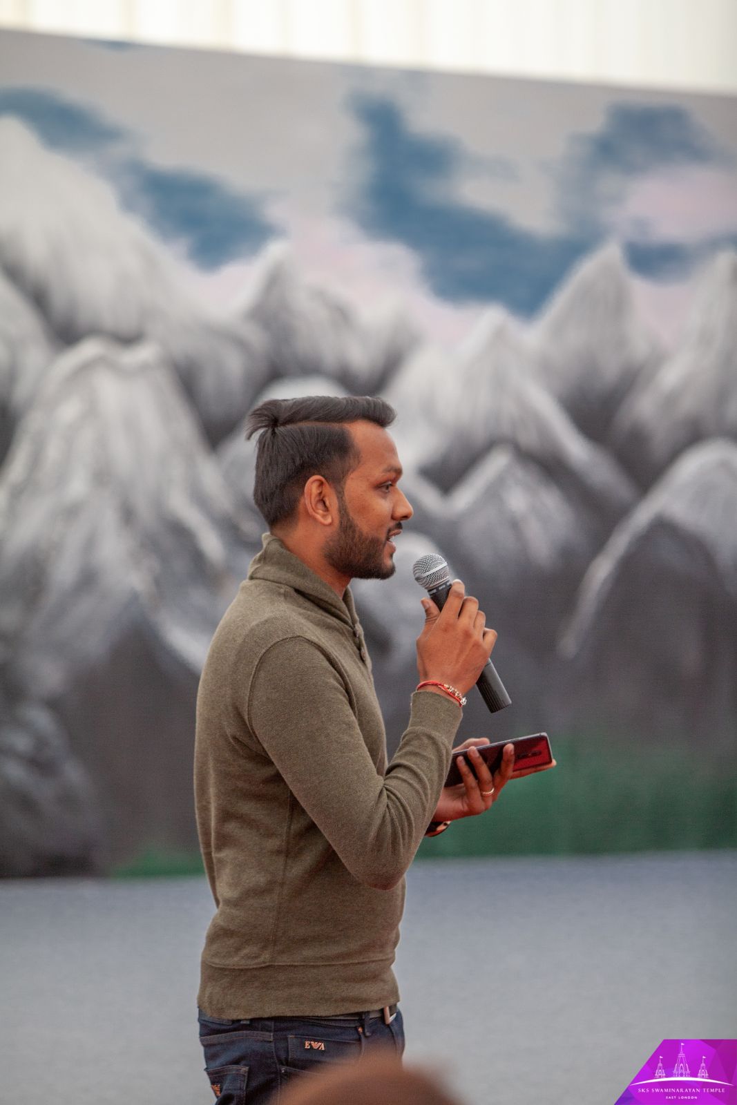 ©1987-2017 SKS Swaminarayan Temple East London